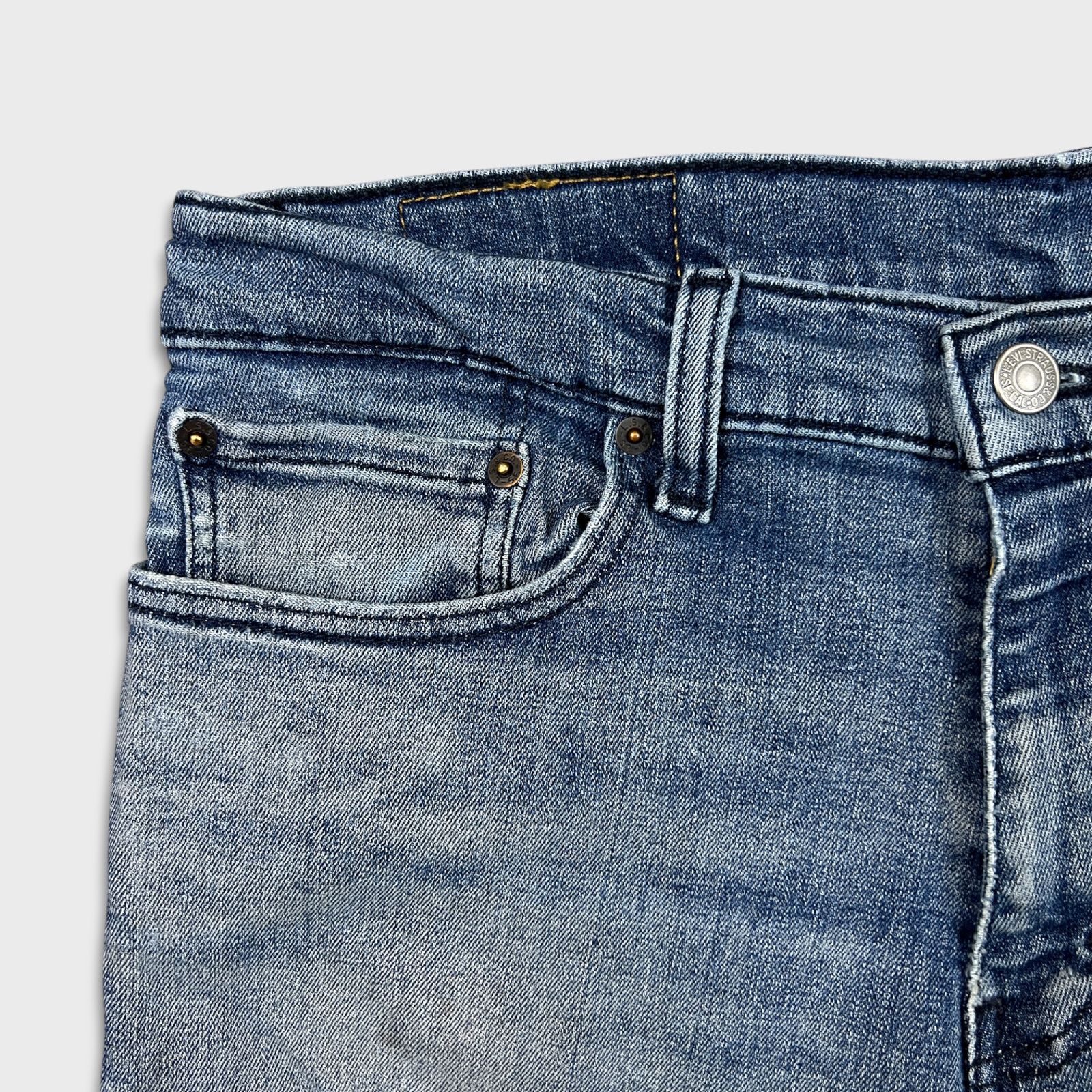 Levi's × Vintage Levi's 541 Jeans 33x32 Athletic Taper Fade Distressed Denim Size US 33 - 3 Thumbnail