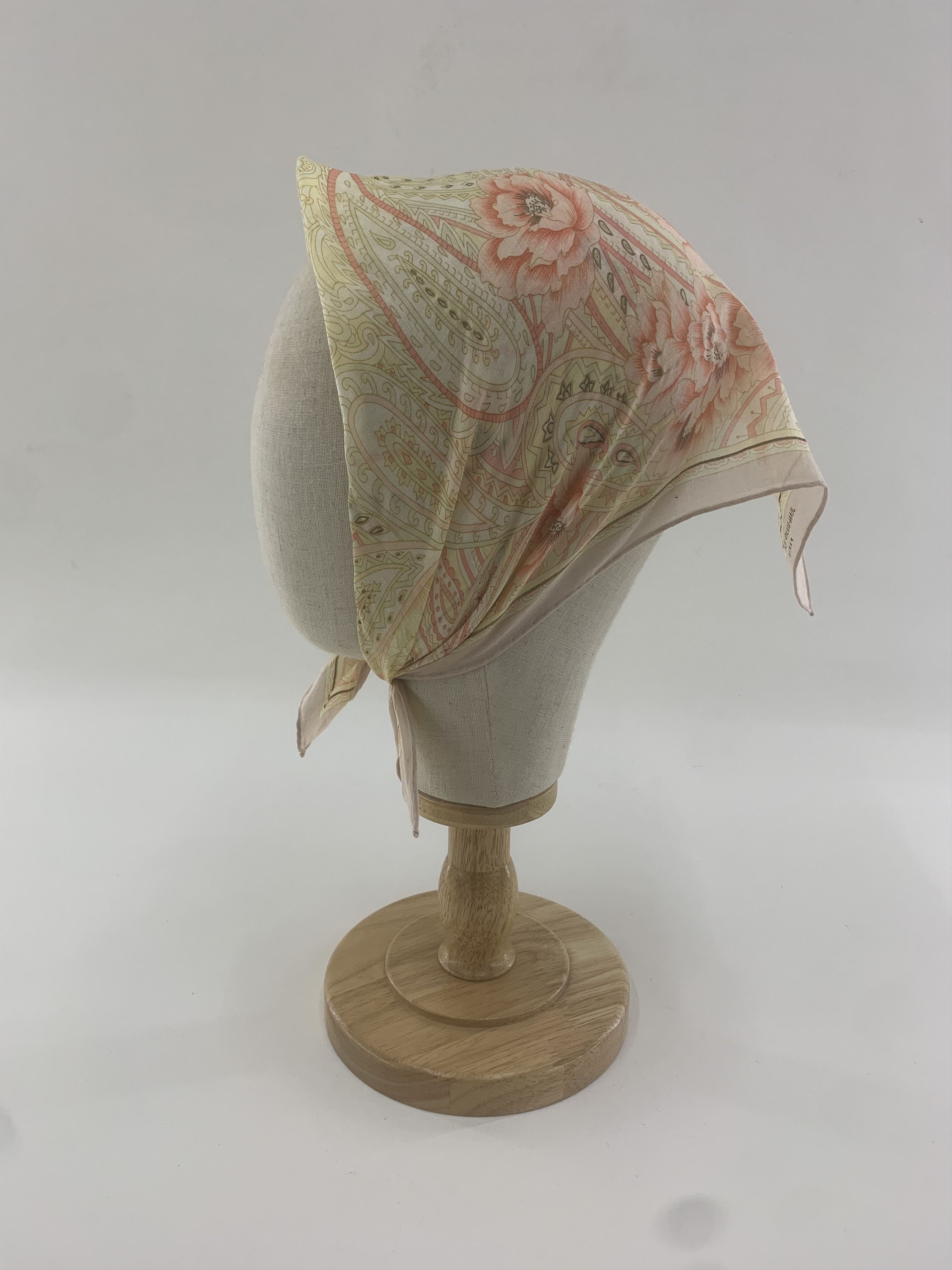 Jean-Louis Scherrer Jean Louis Scherrer Handkerchief Bandana Neckerchief TB3434 Size ONE SIZE - 3 Thumbnail