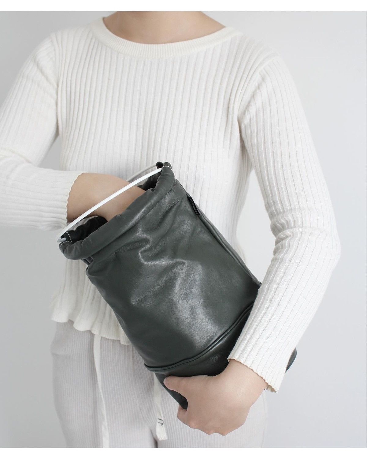 Yohji Yamamoto 2000S Y'SACCS CYLINDRICAL LEATHER BUCKET BAG Size ONE SIZE - 1 Thumbnail