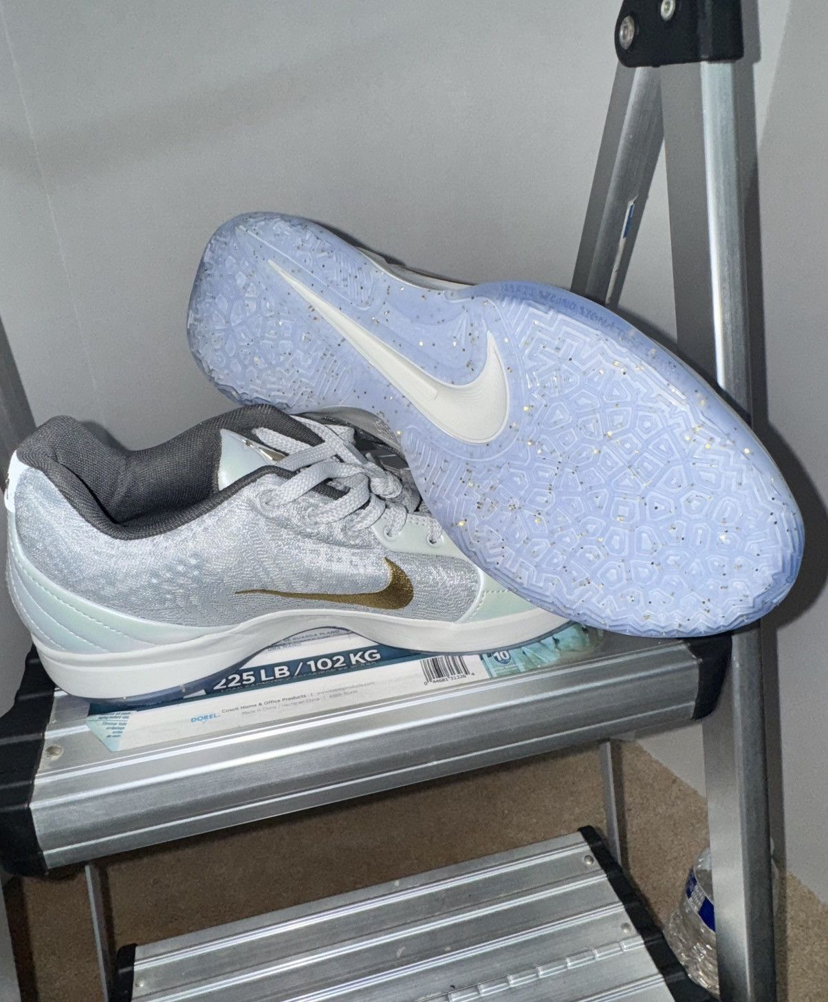Nike Nike Ja 2 Tree Topper Sz 10 Icy Mint & Gold Size US 10 / EU 43 - 1 Thumbnail
