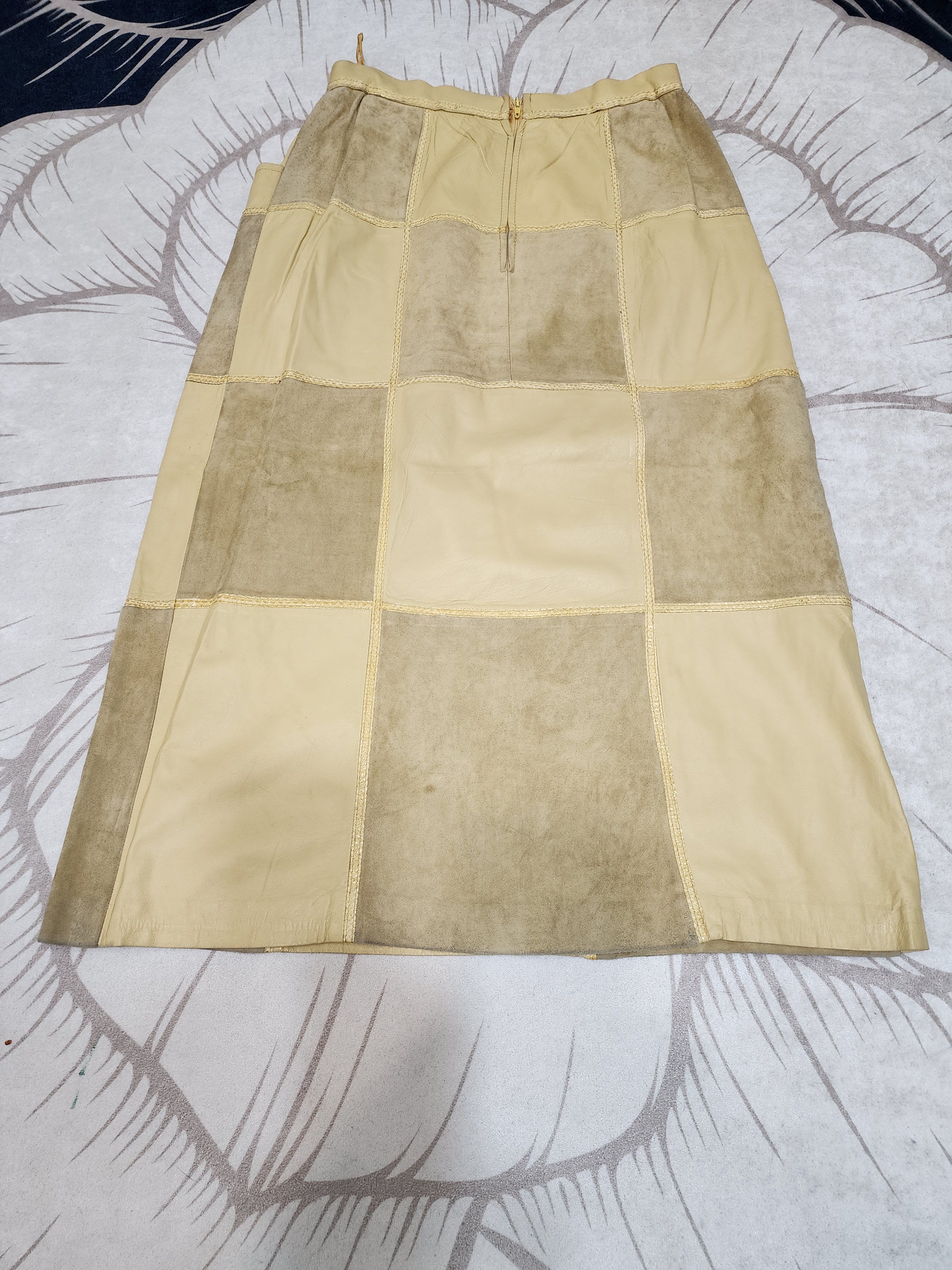 Genuine Leather Yellow Suede Leather Skirt: Size 27" / US 4 / IT 40 - 9 Thumbnail