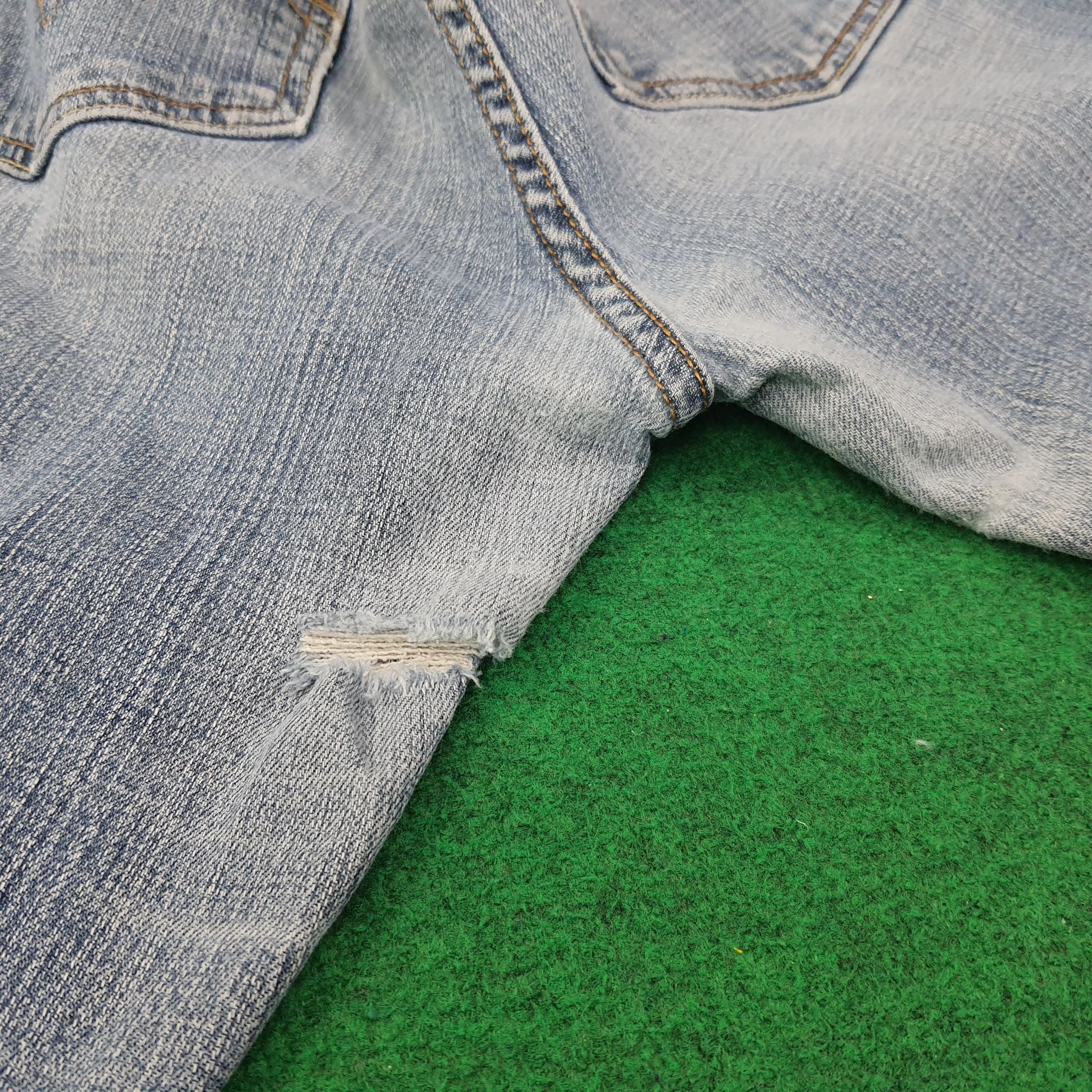 Levi's Vintage Levi's 524 Jeans Distressed Jeans C244N9 Size 35" - 16 Thumbnail