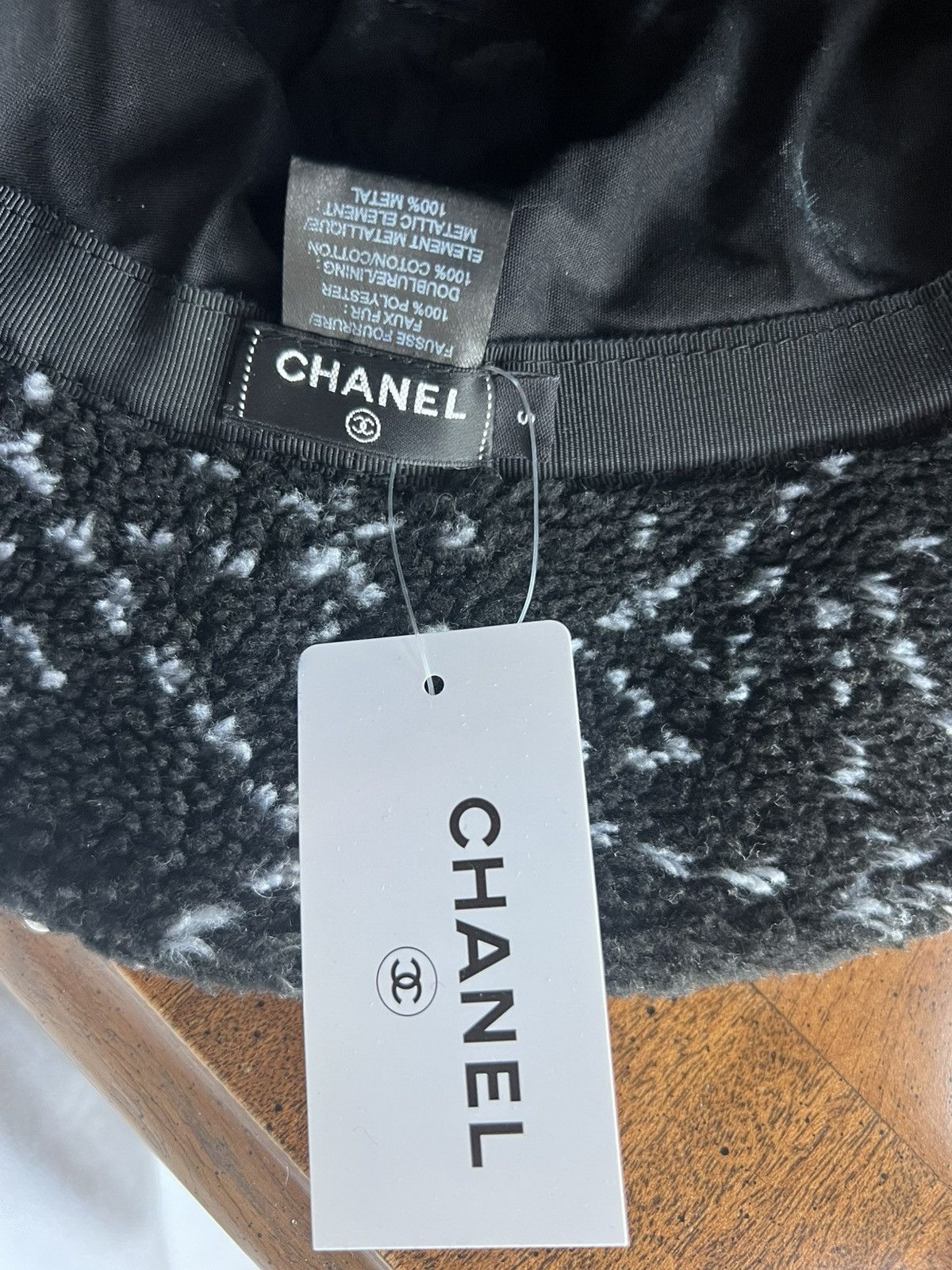 Chanel Chanel Authentic Faux Fur Chloche BNWT SZ 56 Iconic CC Logo Size ONE SIZE - 5 Thumbnail
