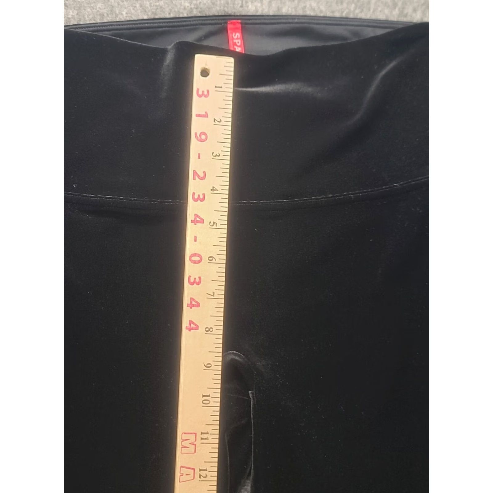 Spanx Spanx Velvet Leggings Women’s M Regular Black High Rise Shaping Slimming Ankle Inseam 29” Polyester Spandex Day Go Out Dance Yoga Shirt? Size 32" / US 10 / IT 46 - 4 Thumbnail