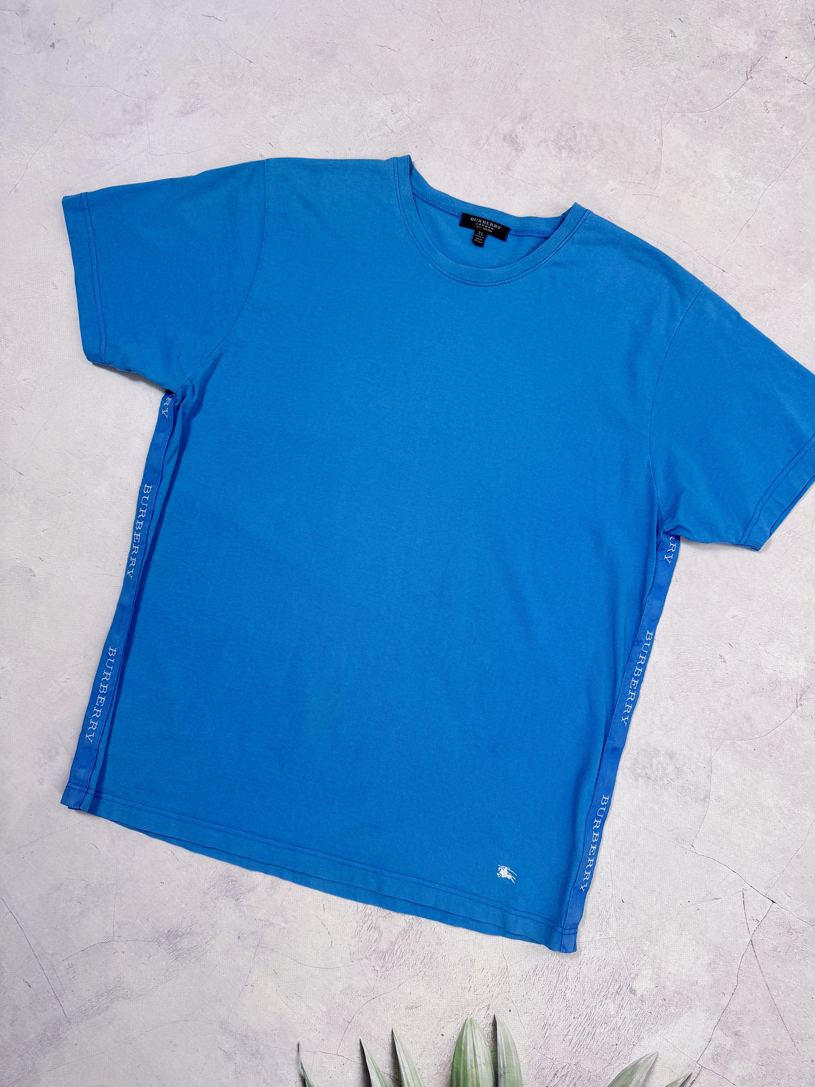 Burberry Vintage Burberry London T-Shirt Lampas Logo Blue Cotton Size US M / EU 48-50 / 2 - 2 Thumbnail