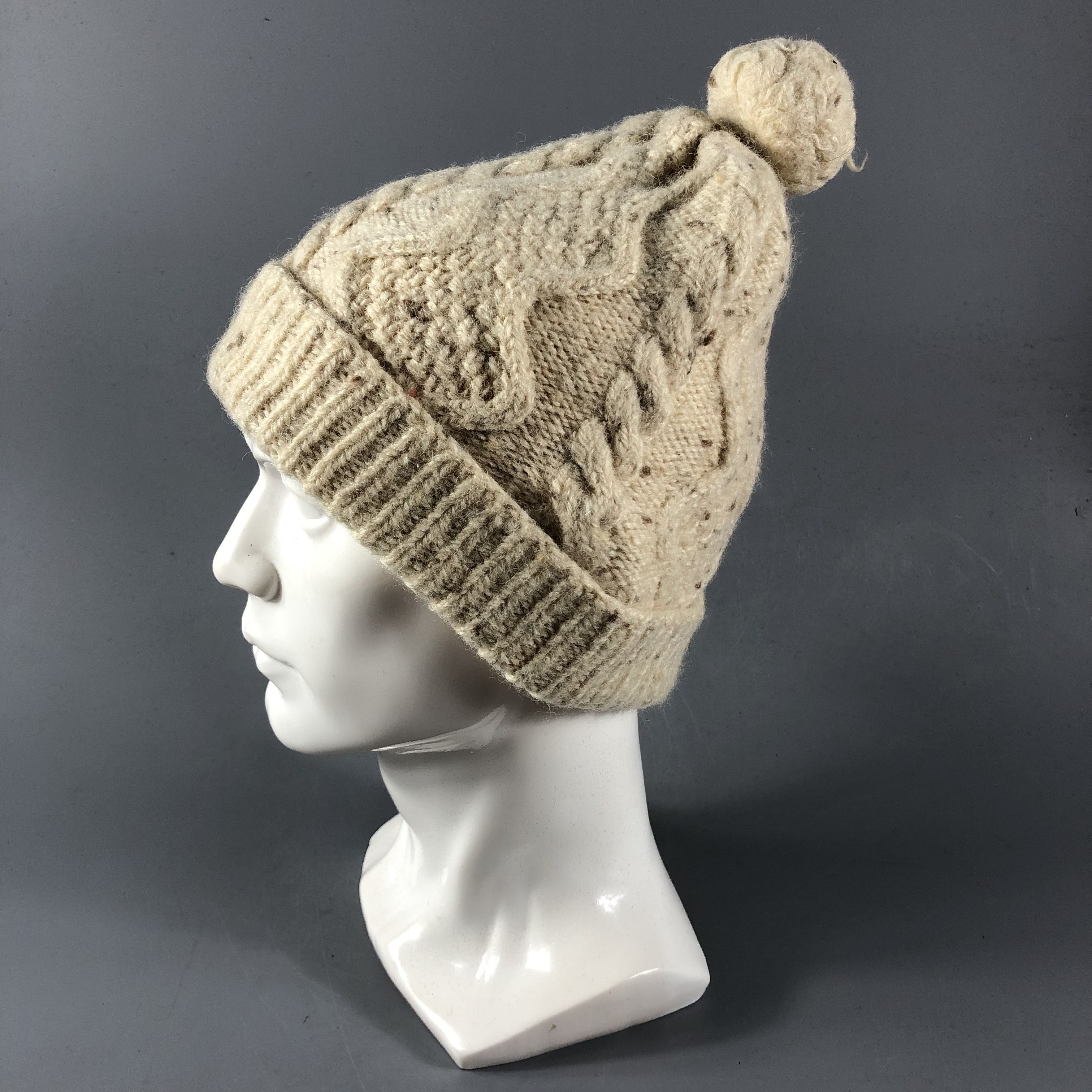 Cable Knit Bobble Beanie Snowcap Snow Hat B645