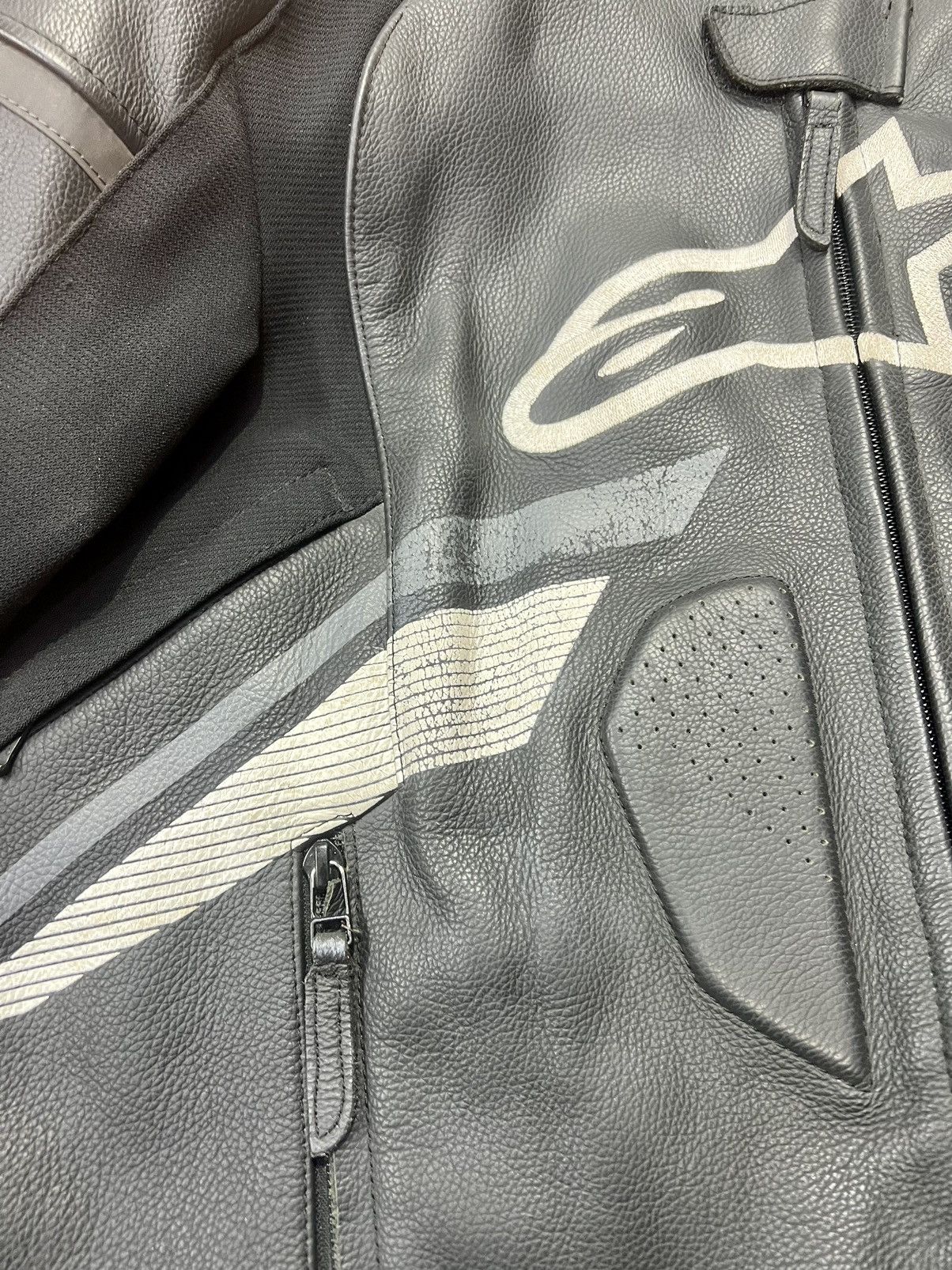 Alpinestars Alpinestars leather Riding jacket Size US L / EU 52-54 / 3 - 4 Thumbnail