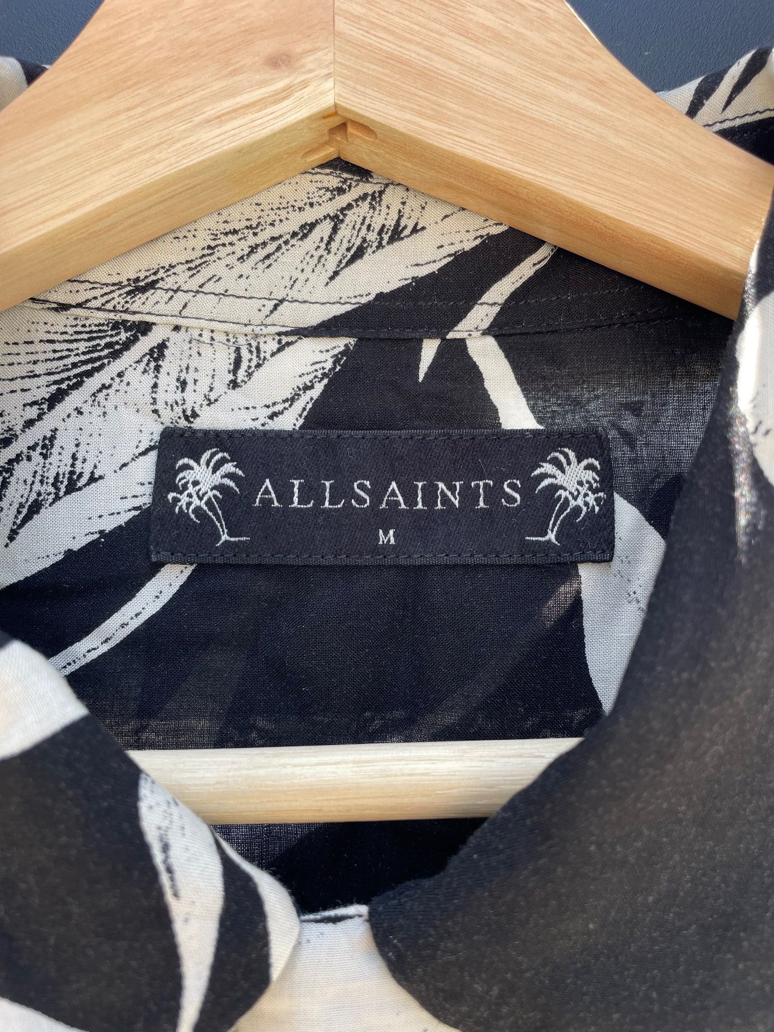 Allsaints AllSaints Virginia Hawaiian Floral Shirt – Size M Size US M / EU 48-50 / 2 - 3 Thumbnail