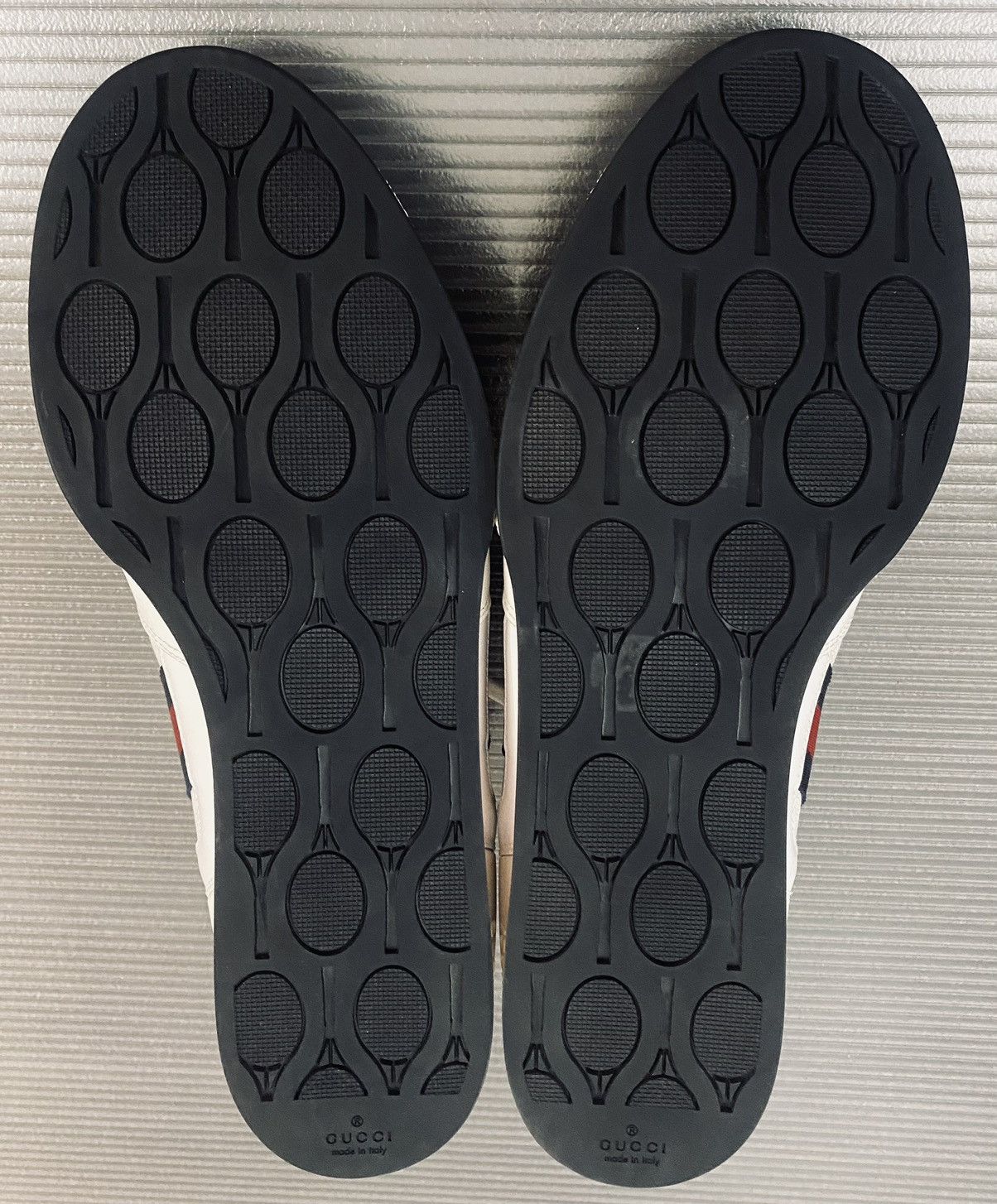 Gucci Gucci 🇮🇹 Great White/Red Tennis 83 Sneakers 10.5 NEW Size US 10.5 / EU 43-44 - 14 Thumbnail