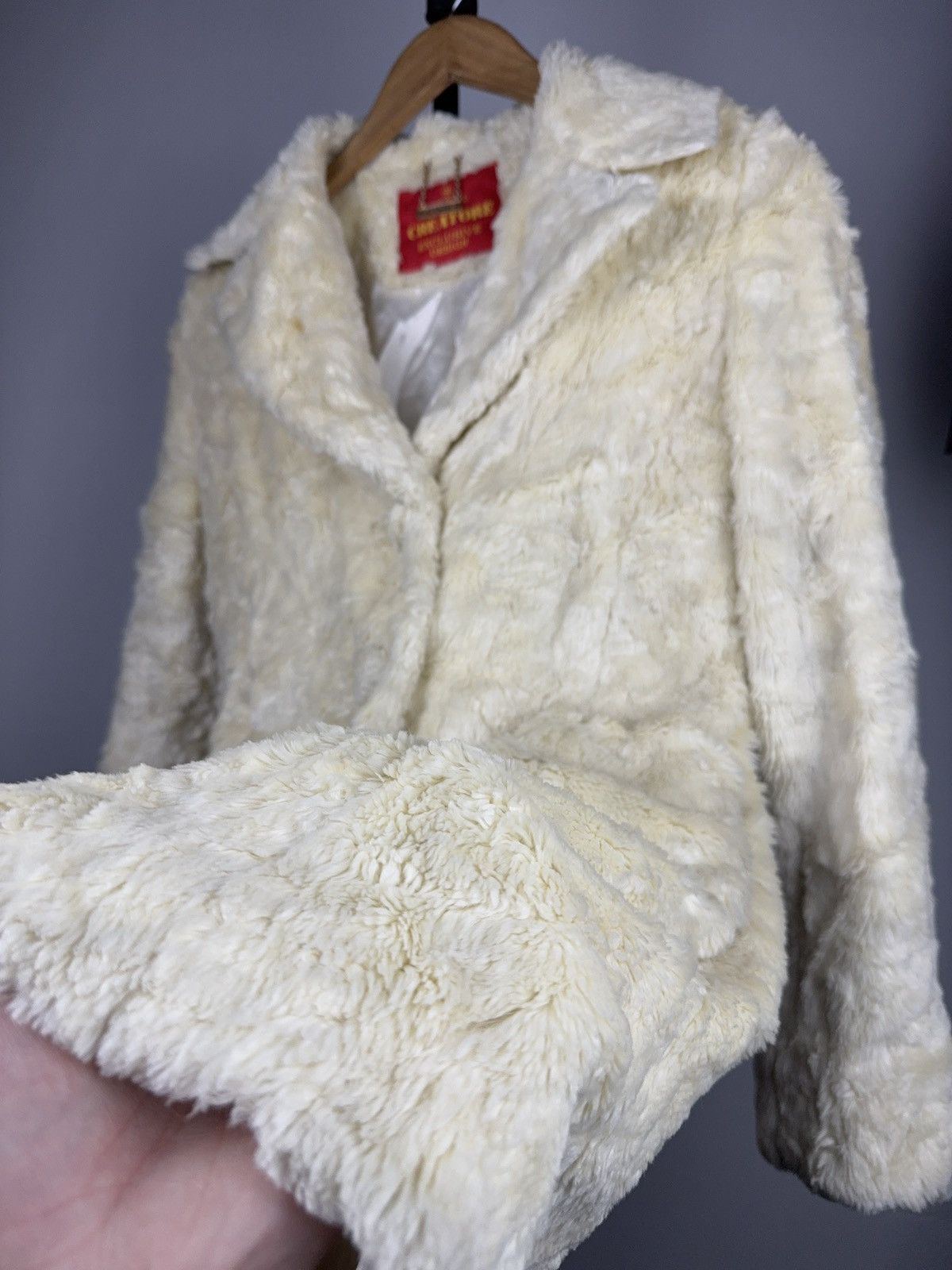 Japanese Brand Avant Garde 00s Ivory Faux Fur Coat Vintage Korean Designer Size S / US 4 / IT 40 - 8 Thumbnail