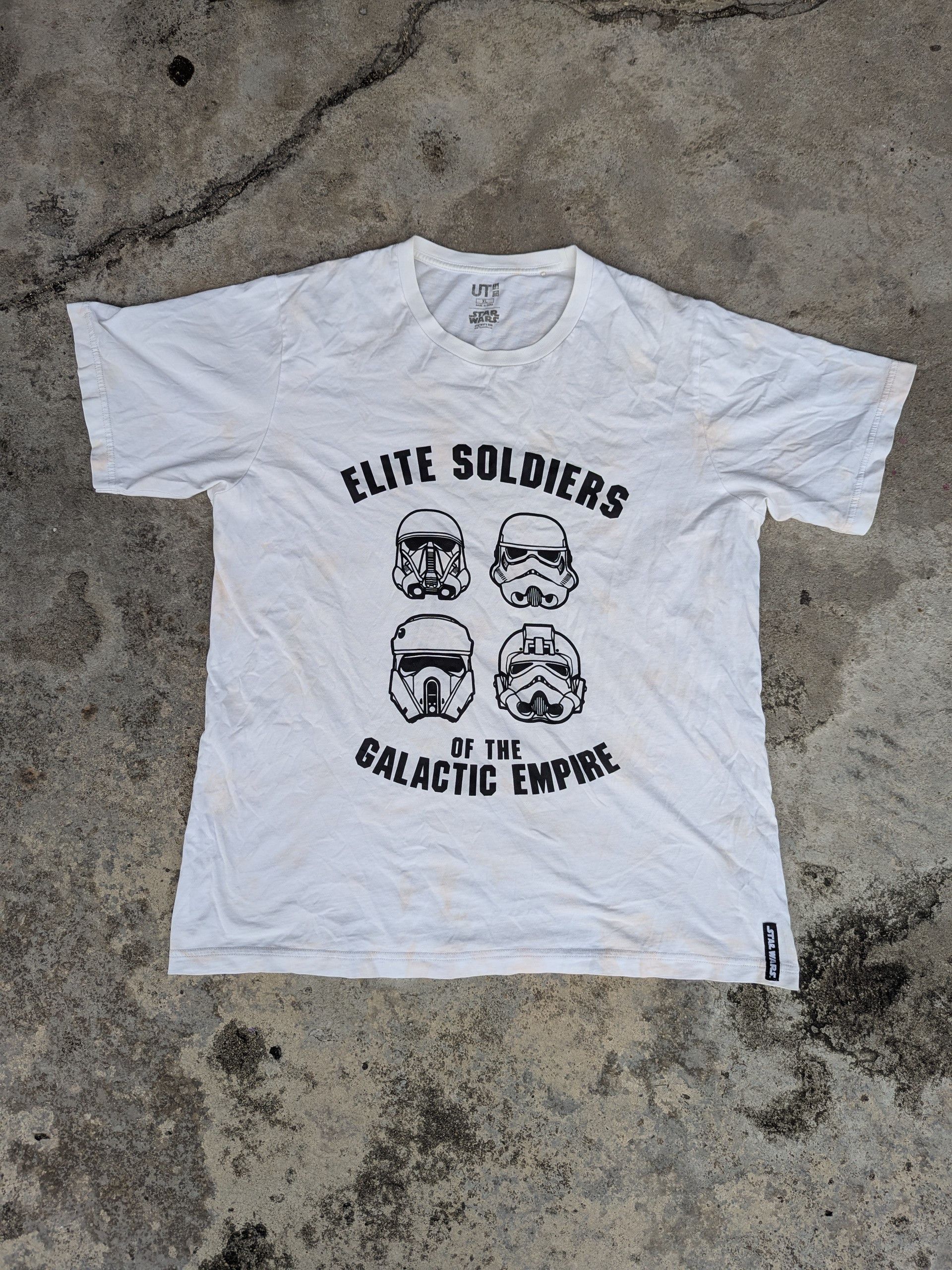 Star Wars × Uniqlo Uniqlo Star Wars Elite Soldier Of The Galactic Empire Size US M / EU 48-50 / 2 - 1 Thumbnail