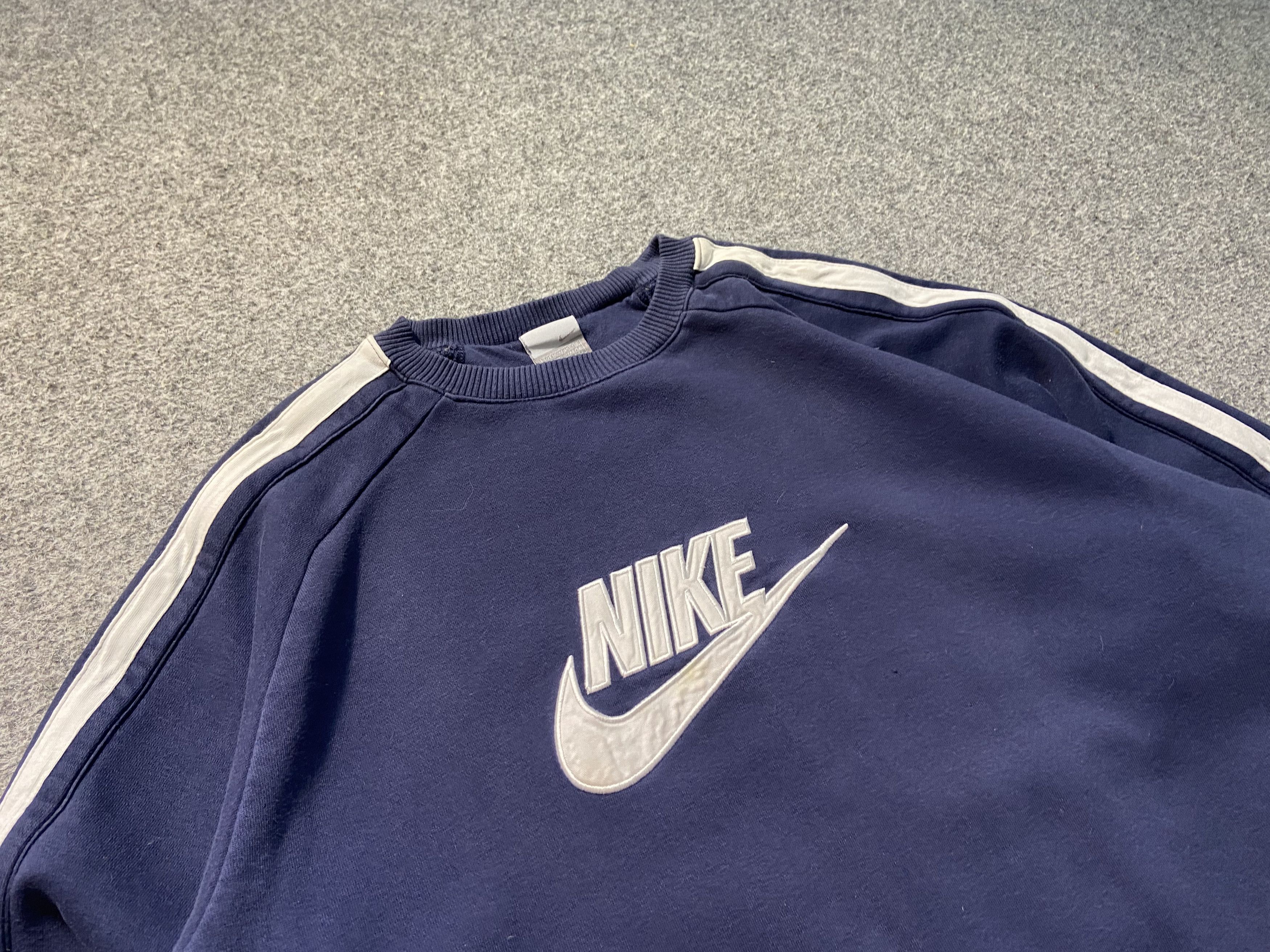 Nike Vintage Nike Big logo Sweatshirt Size US M / EU 48-50 / 2 - 5 Thumbnail