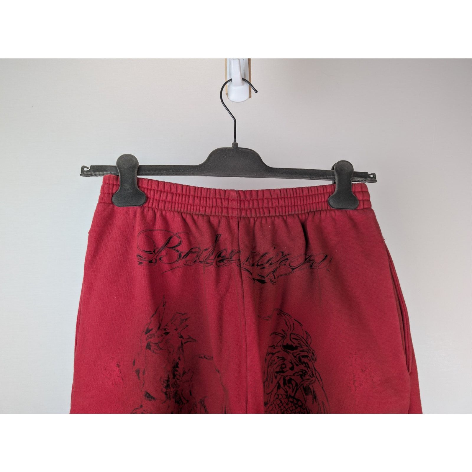 Balenciaga o1rshd1 Baggy Sweatpants & Joggers in Red/Black Size US 32 / EU 48 - 13 Thumbnail