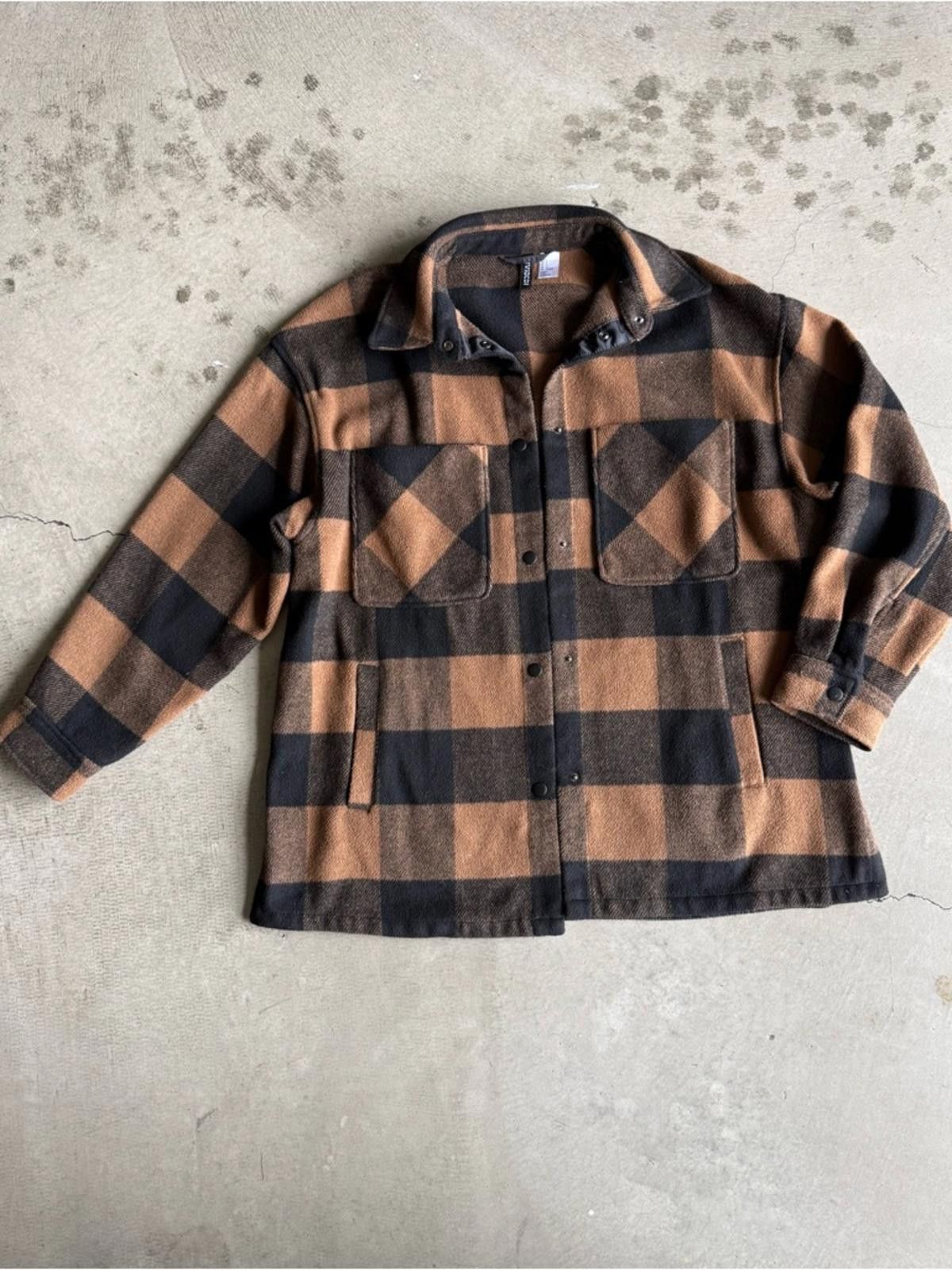 H&M H&M / Oversized Buffalo Plaid Shacket Jacket / Brown Black Size S / US 4 / IT 40 - 11 Thumbnail