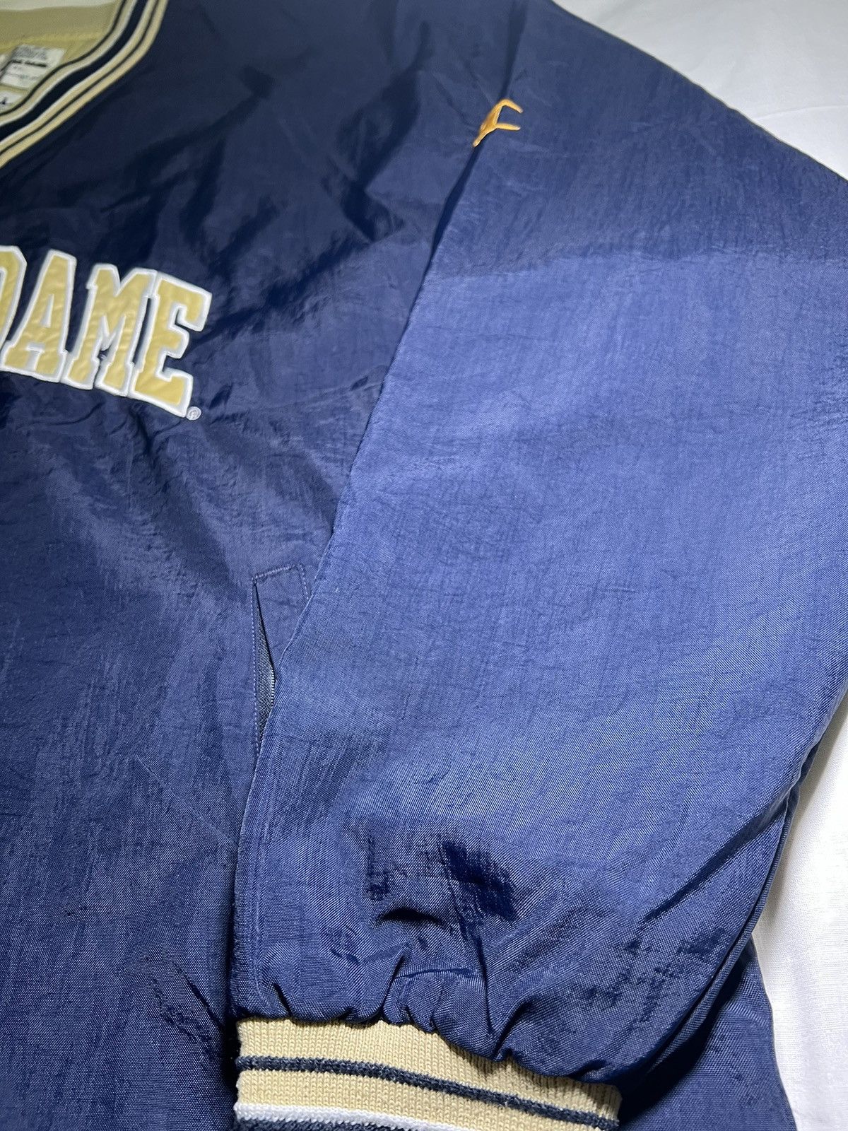 Vintage VINTAGE 90S OVERSIZE NYLON NOTRE DAM SWEATSHIRT FOOTBALL Size US XL / EU 56 / 4 - 10 Thumbnail