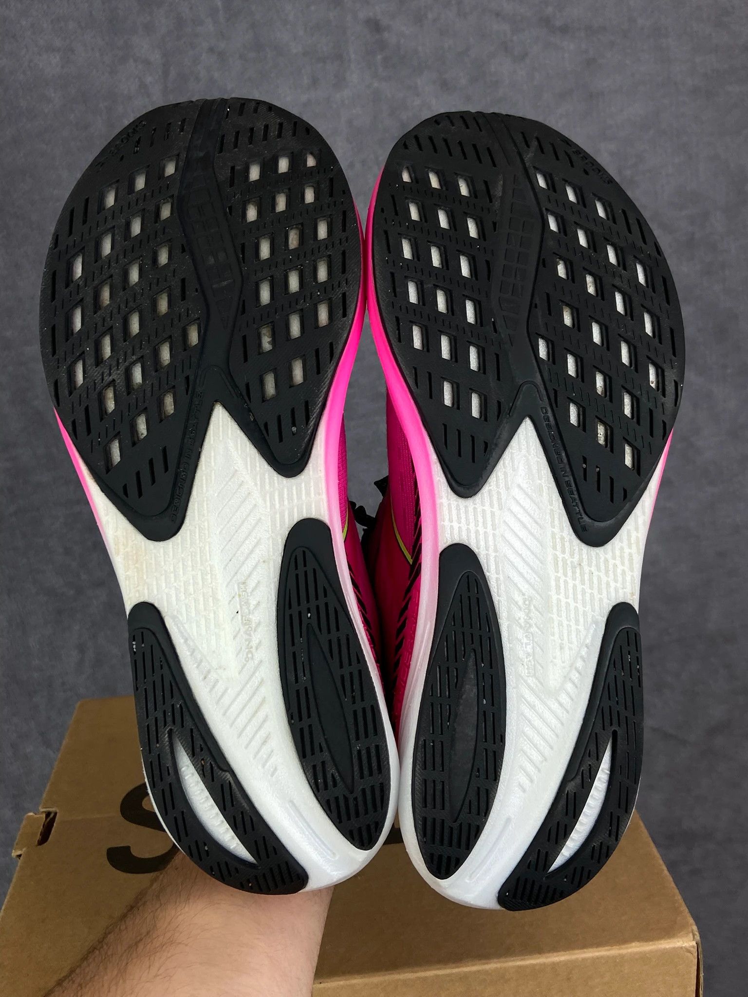 Brooks Brooks Hyperion GTS Pink Running Shoes Size 41 Size US 8 / EU 41 - 6 Thumbnail