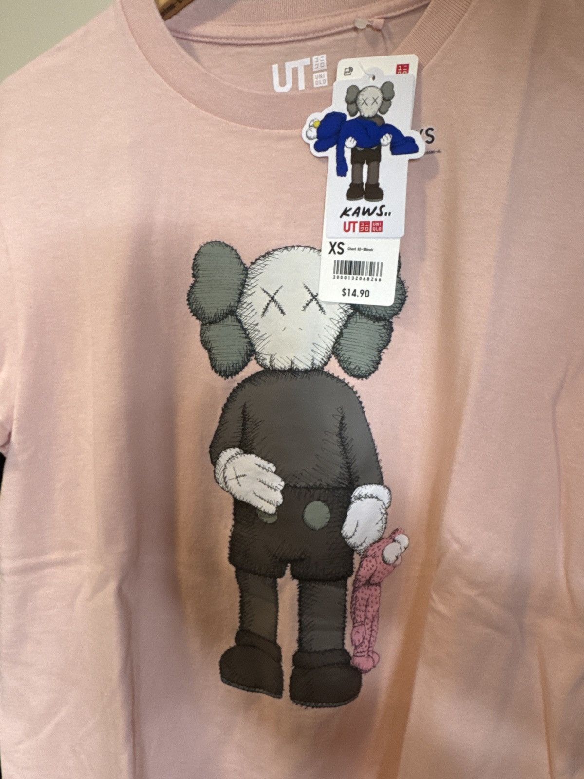 Kaws × Uniqlo Kaws x Uniqlo pink companion tee - XS Size US XS / EU 42 / 0 - 1 Thumbnail