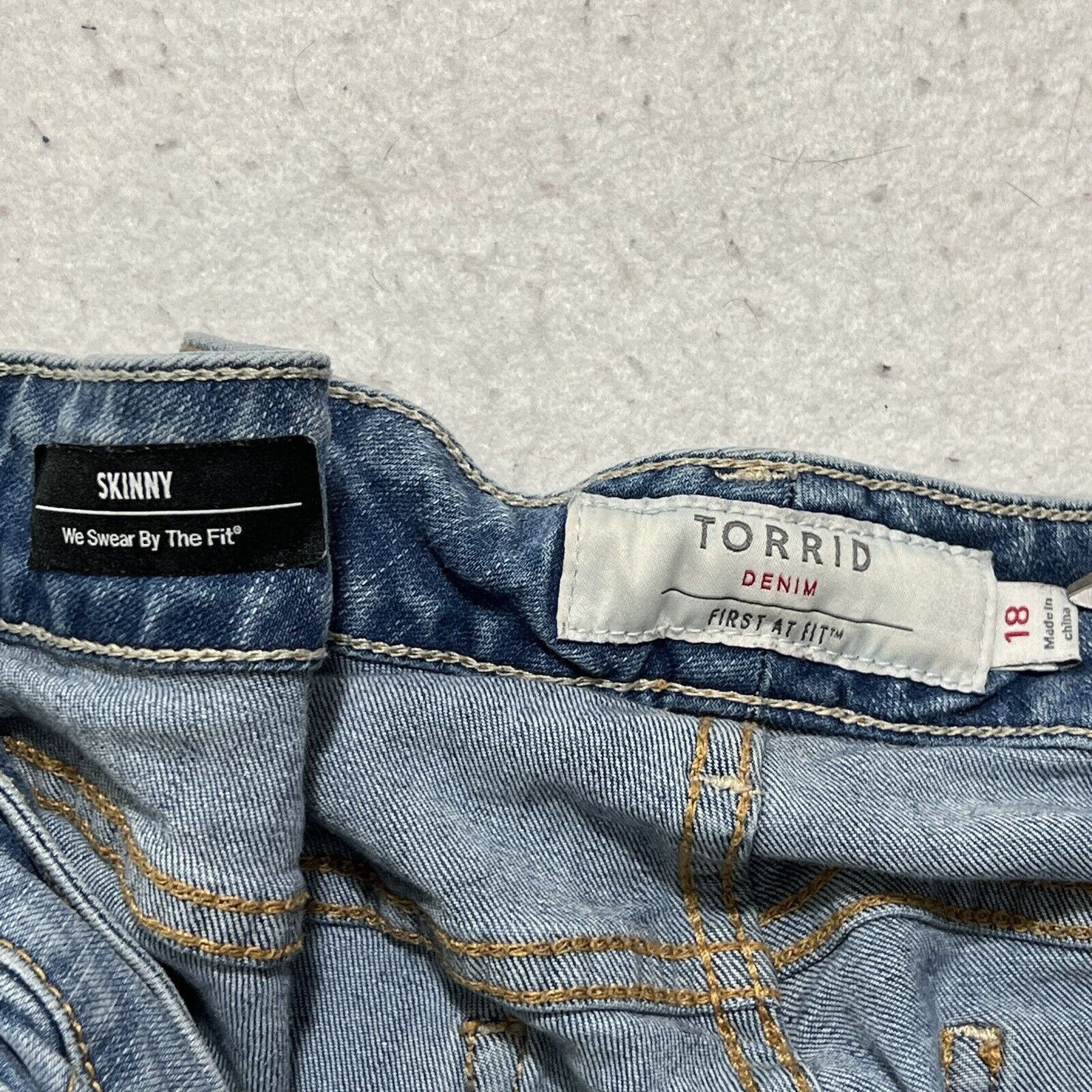 Other Torrid 18 Skinny Denim Stretch Jeans Light Blue Mid Rise Size 40" / US 18 - 4 Thumbnail