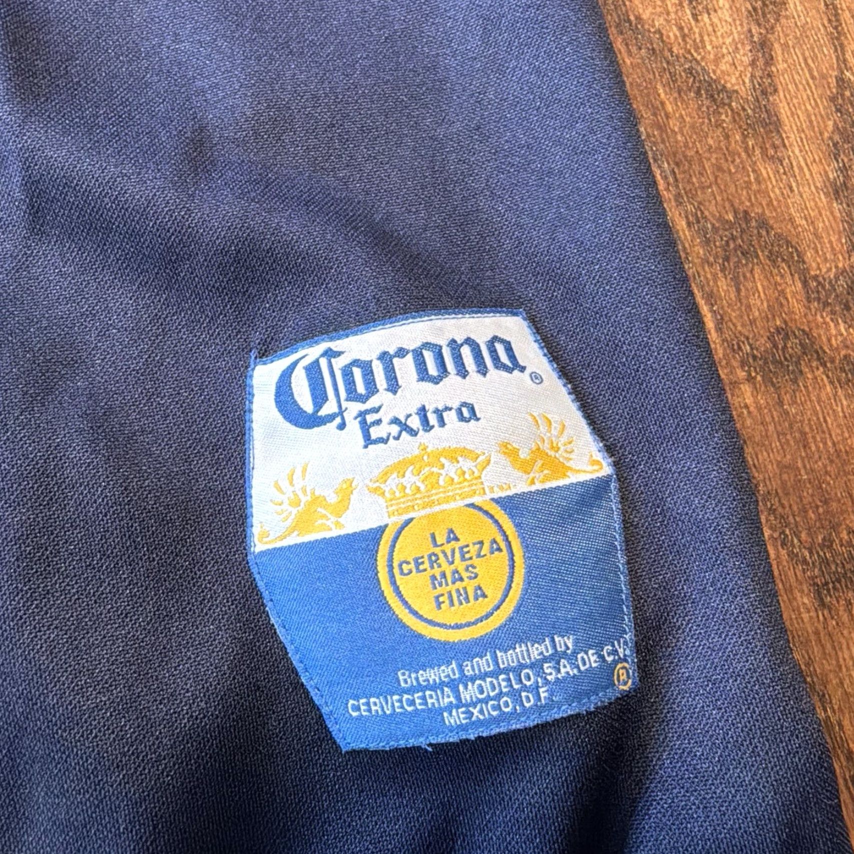 Vintage VINTAGE Corona Extra Beer Button Down Snap Short Sleeve Shirt Embroidered XL Calhoun Men Shirt 90s Blue Size US XL / EU 56 / 4 - 4 Thumbnail