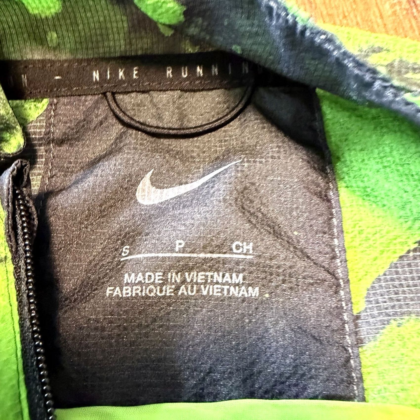 Nike Nike Repel Run Division Men’s Running Singlet Vest Small Green DX0847-313 Size US S / EU 44-46 / 1 - 4 Thumbnail