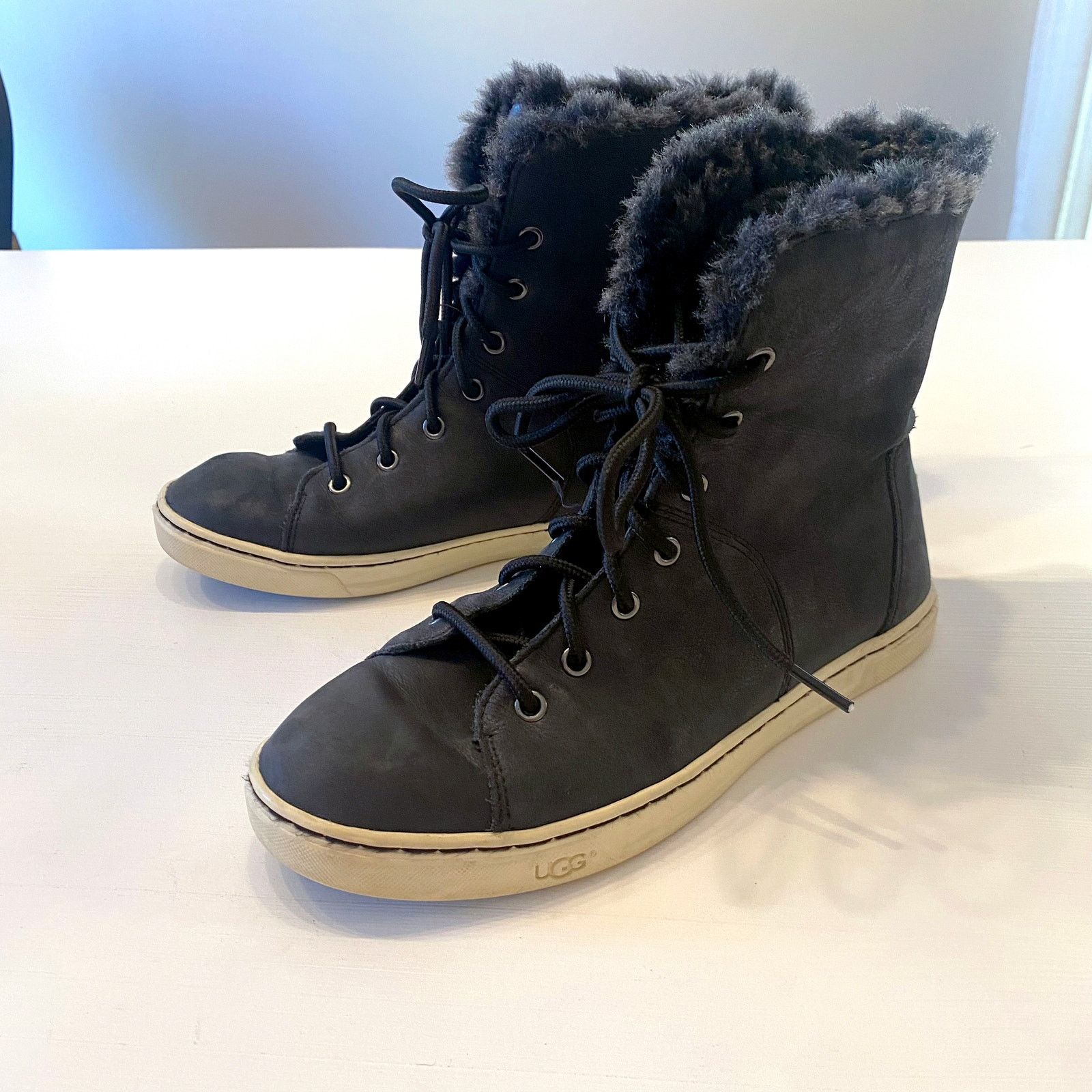 Ugg Ugg Croft Luxe Quilt Black Leather Ankle Boots Size 6 Size US 6 / IT 36 - 4 Thumbnail