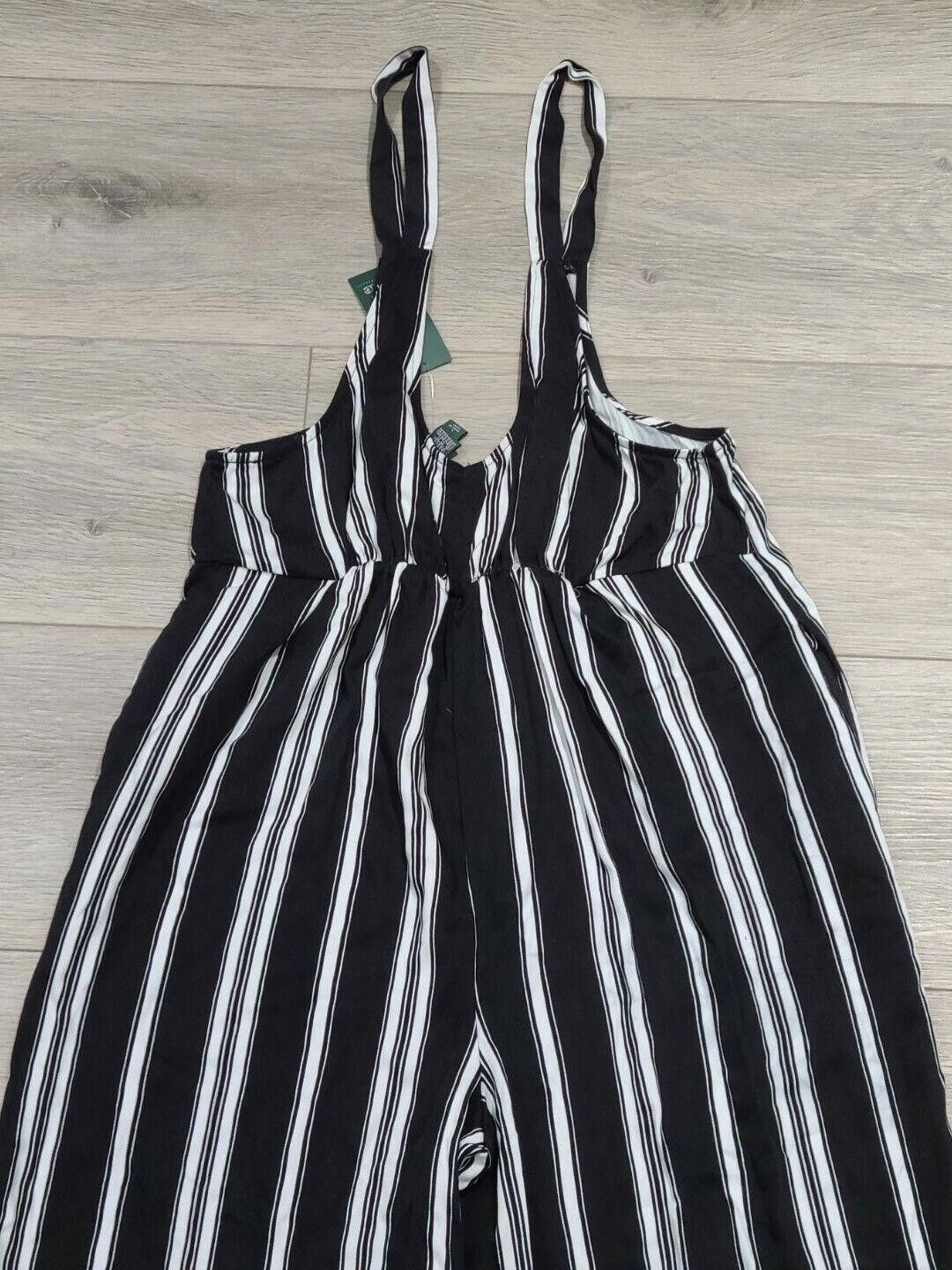 Designer Wild Fable Romper Jumpsuit Large Black Low Cut Wide Leg Size 36" / US 14 / IT 50 - 3 Thumbnail