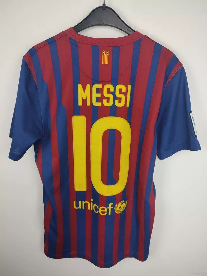 Nike FC BARCELONA 2011-12 HOME FOOTBALL SHIRT Kit SOCCER JERSEY Size US S / EU 44-46 / 1 - 7 Thumbnail