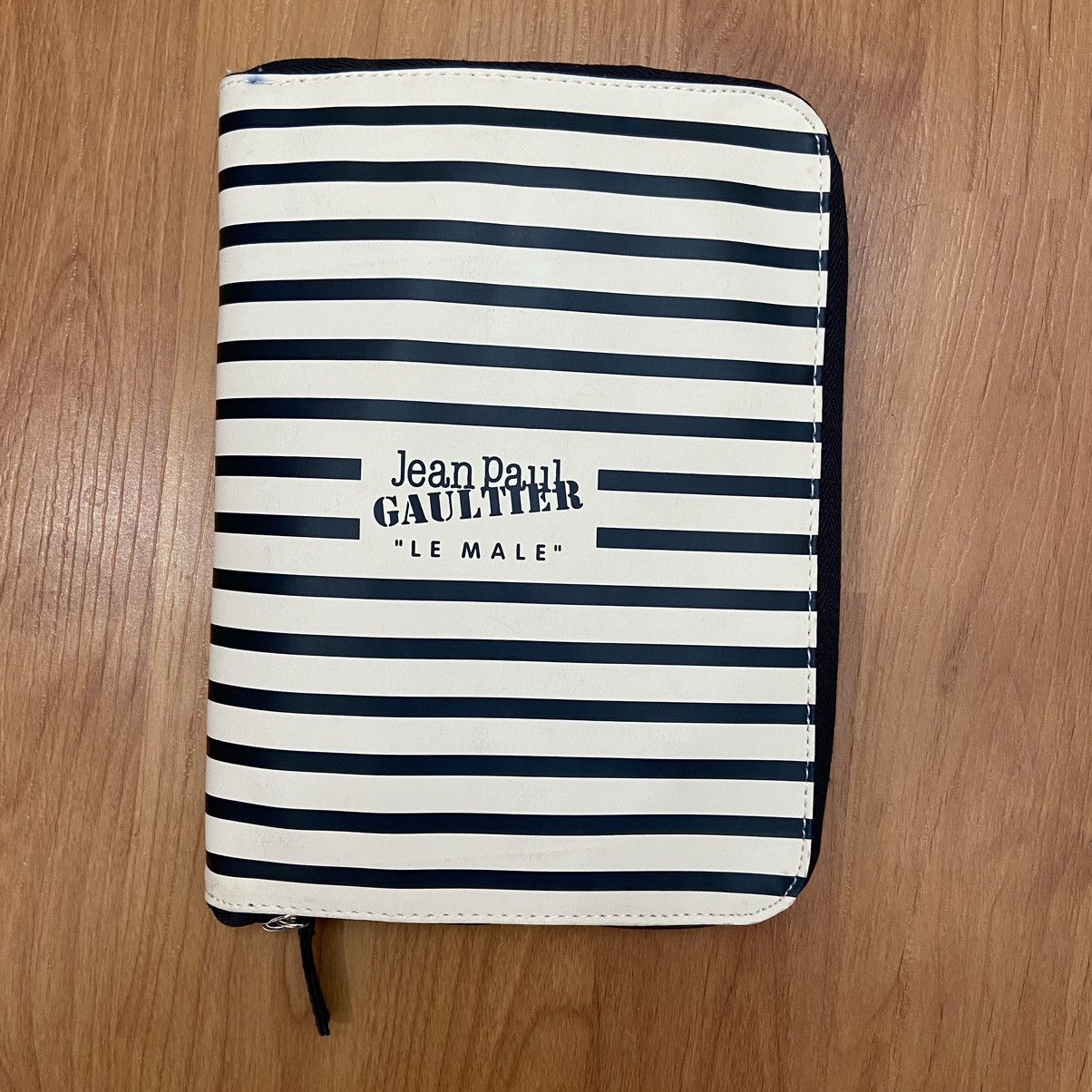 Jean Paul Gaultier Jean Paul Gaultier “Le Male” Logo Cosmetic/ Toiletry Bag Size ONE SIZE - 1 Thumbnail