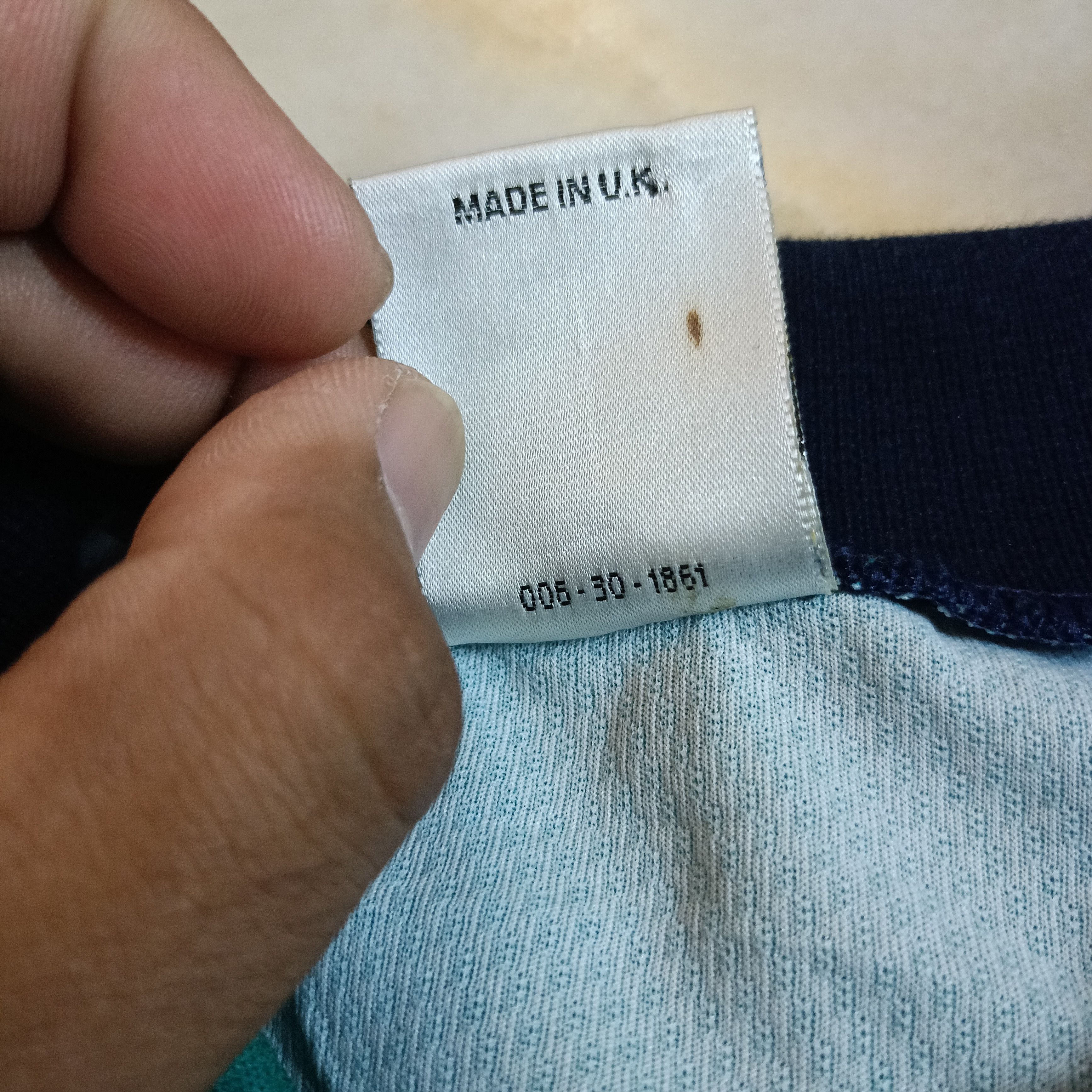 Vintage AUTHENTIC VINTAGE 95/97 SHEFFIELD WEDNESDAY AWAY JERSEY Size US XL / EU 56 / 4 - 9 Thumbnail