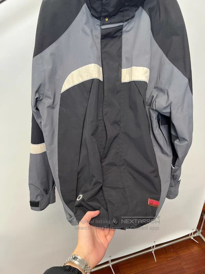 Oakley OAKLEY Ski Jacket Windbreaker Size US L / EU 52-54 / 3 - 4 Thumbnail