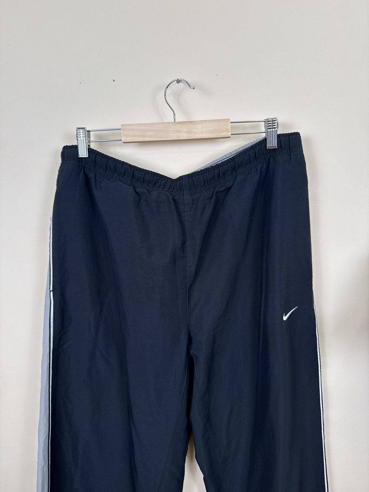 Nike Vintage Nike Pants Nylon Streetwear Straight Black Swoosh XL Size US 36 / EU 52 - 9 Thumbnail