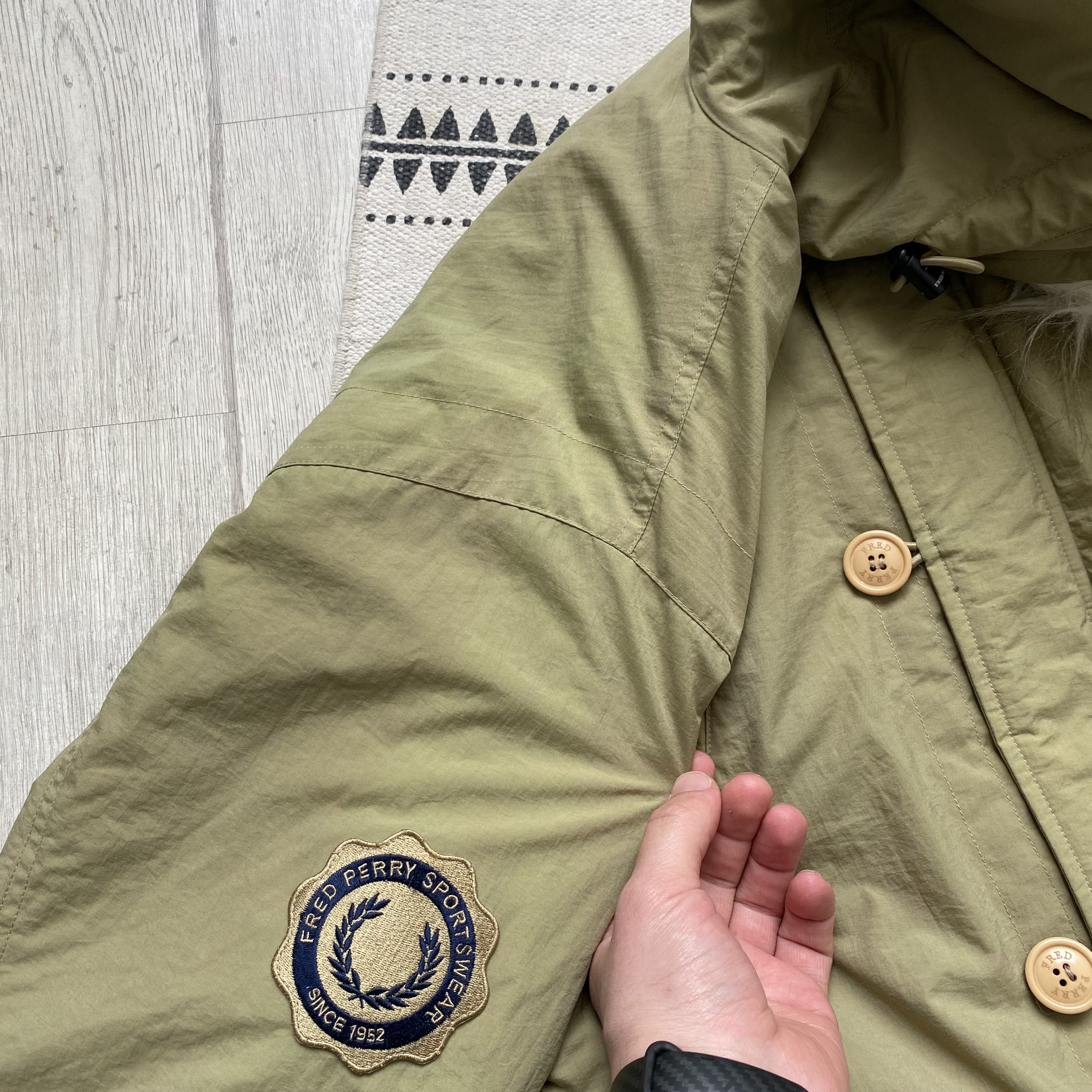 Fred Perry 80-90s Fred Perry Vintage parka puffer jacket sun faded Size US M / EU 48-50 / 2 - 13 Thumbnail