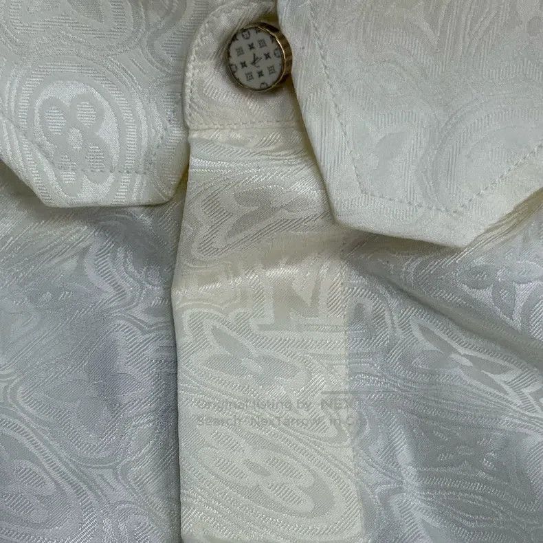 Louis Vuitton Louis Vuitton size 43 Beige cotton mulberry silk full logo Size US XS / EU 42 / 0 - 8 Thumbnail