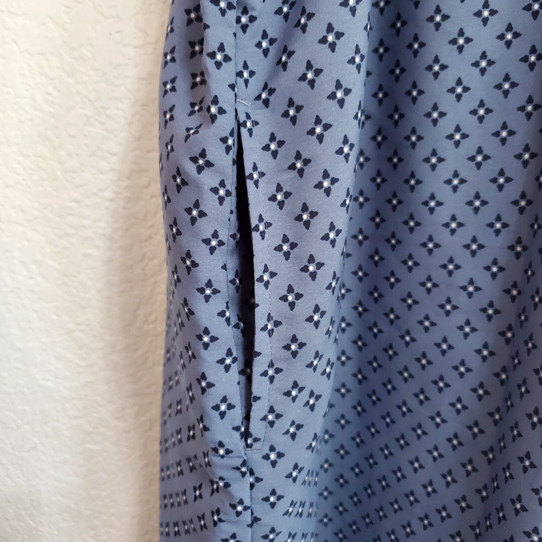 Abercrombie & Fitch VINTAGE Abercrombie & Fitch Dress Women S Blue Floral Flutter Sleeves Keyhole Back Pockets Size S / US 4 / IT 40 - 4 Thumbnail