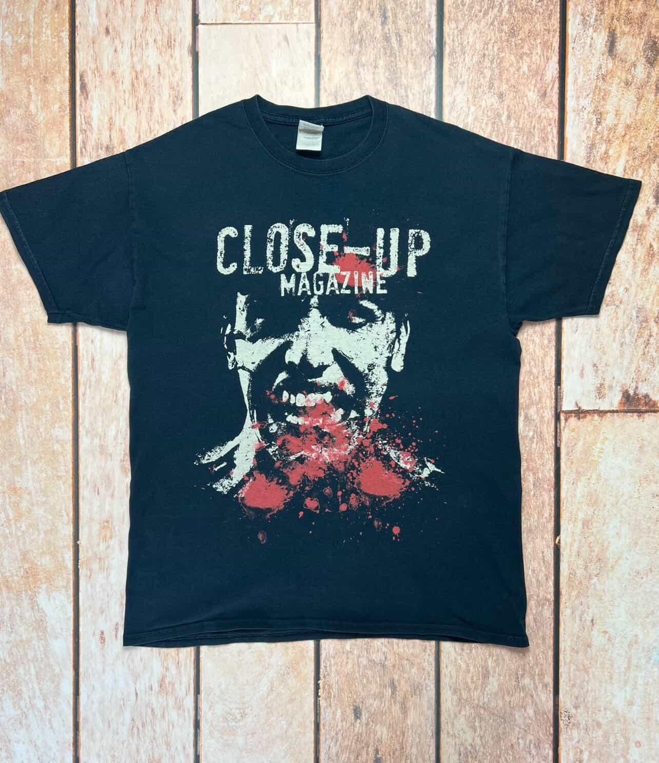 Gildan Close-up magazine t-shirt Size US L / EU 52-54 / 3 - 5 Thumbnail