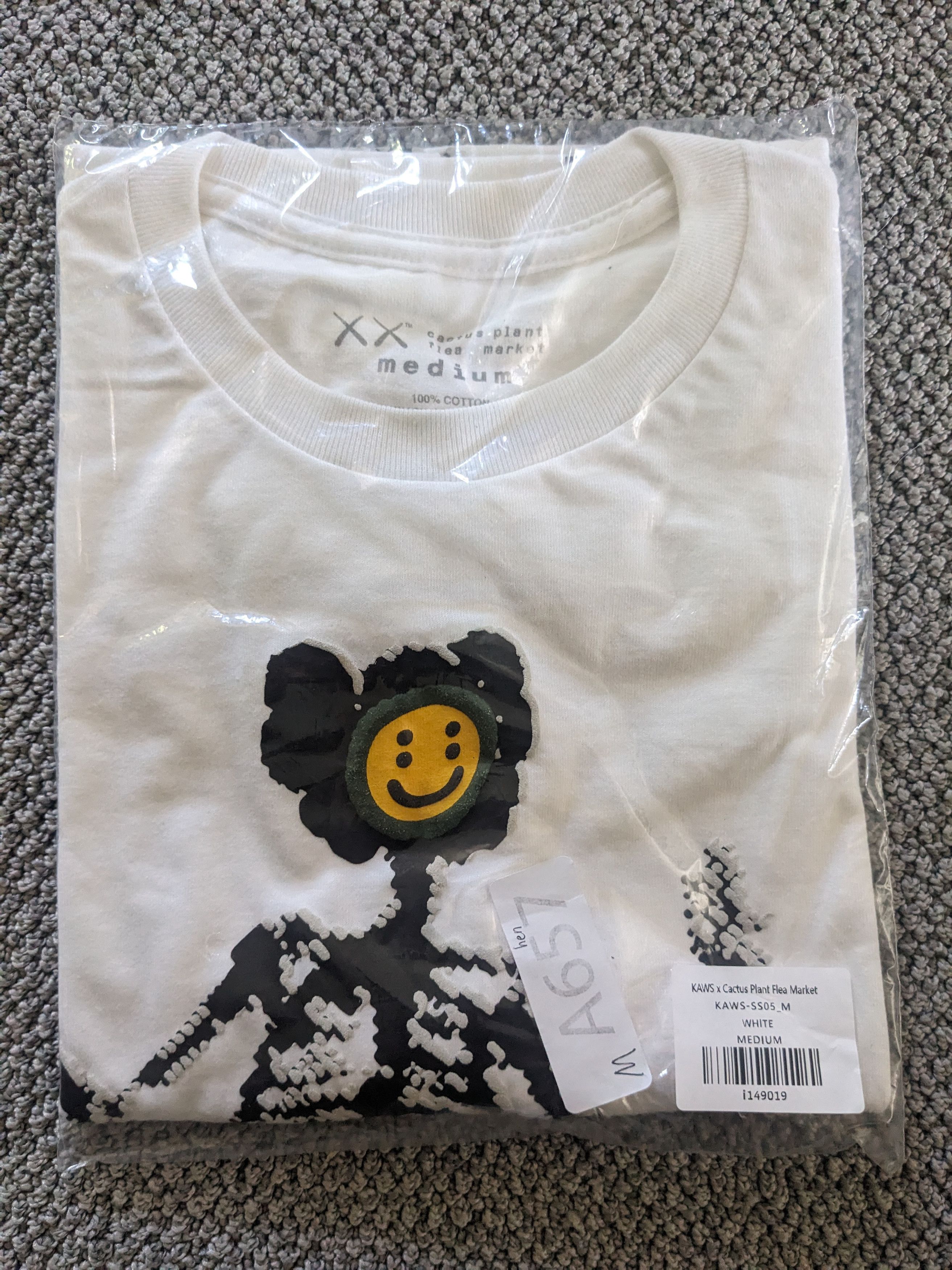 Kaws KAWS x CACTUS PLANT FLEA MARKET Size US M / EU 48-50 / 2 - 2 Thumbnail