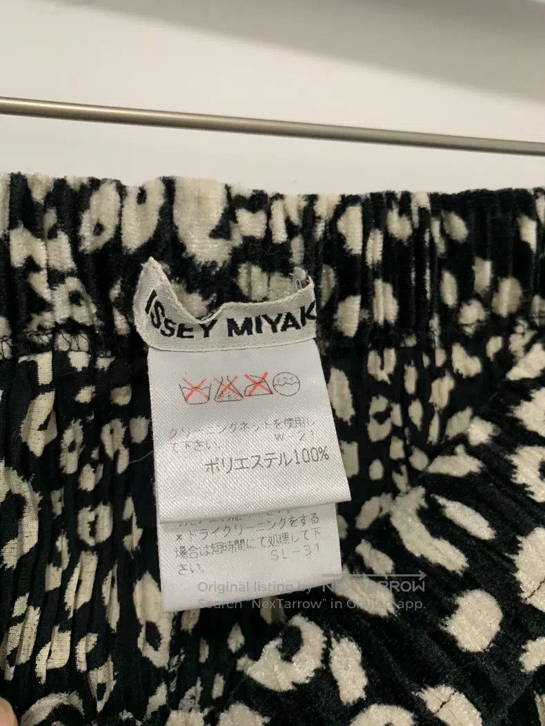 Issey Miyake Issey Miyake size:S Black Midi Skirt Size 22" - 3 Thumbnail