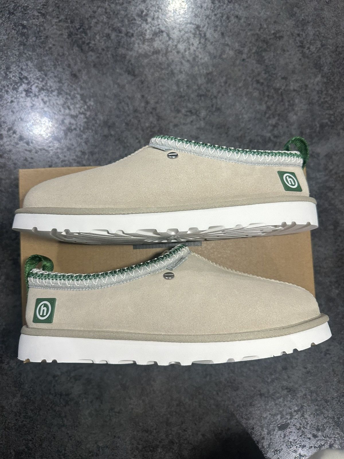 HIDDEN Hidden NY PFF UGG Tasman Hardware Slipper size 9 Size US 9 / EU 42 - 1 Thumbnail