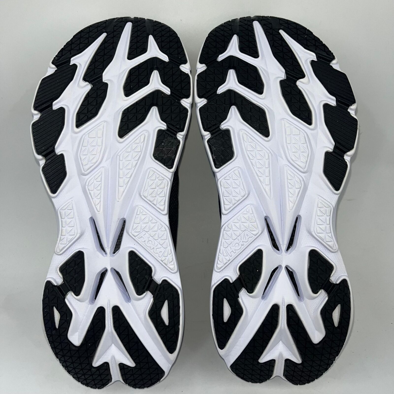 Hoka HOKE ONE ONE BONDI X BLACK/WHITE MENS SNEAKERS SIZE 7D Size US 7 / EU 40 - 5 Thumbnail