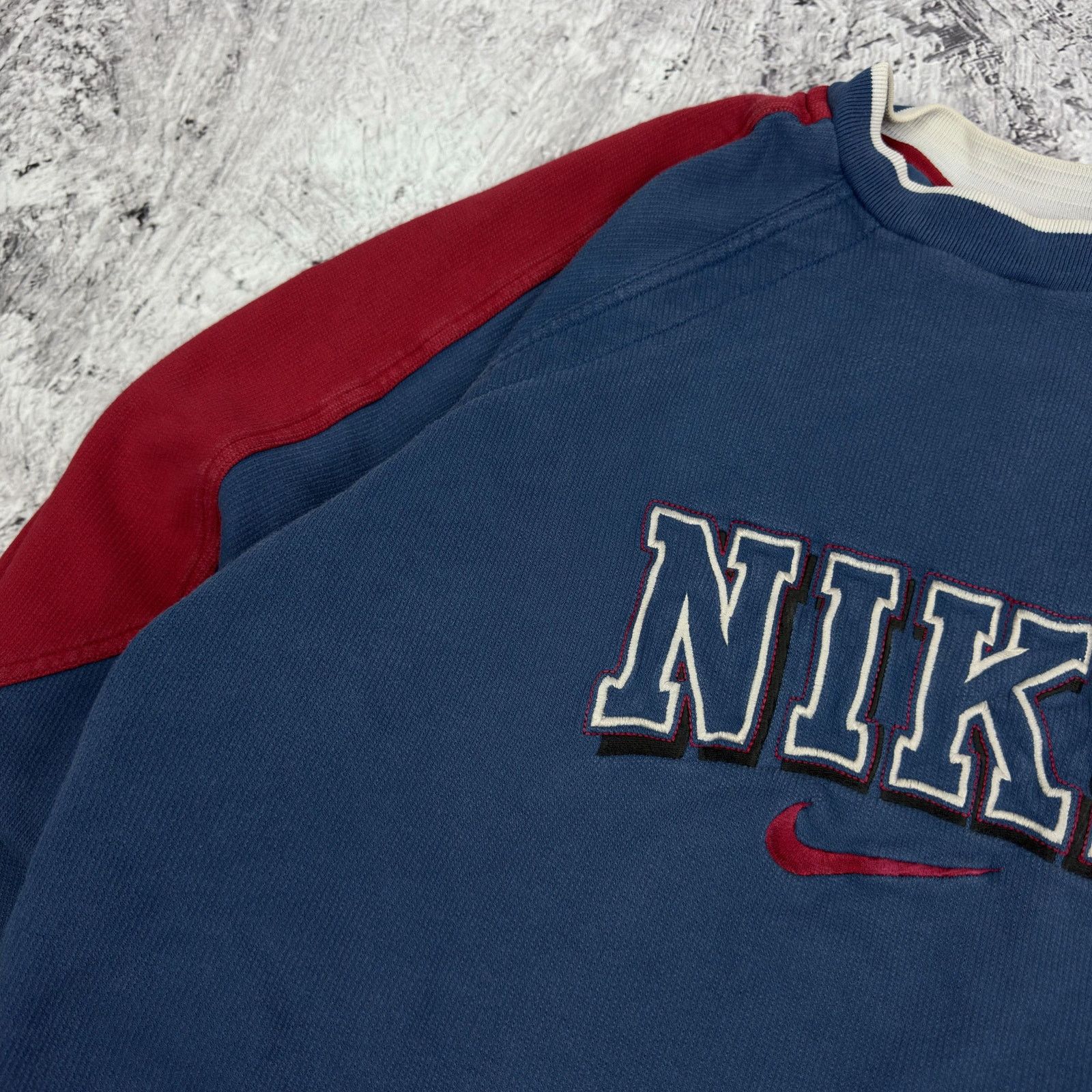 Nike Vintage Nike Men's Blue Red Big Logo Pullover Sweatshirt XL Size US XL / EU 56 / 4 - 5 Thumbnail