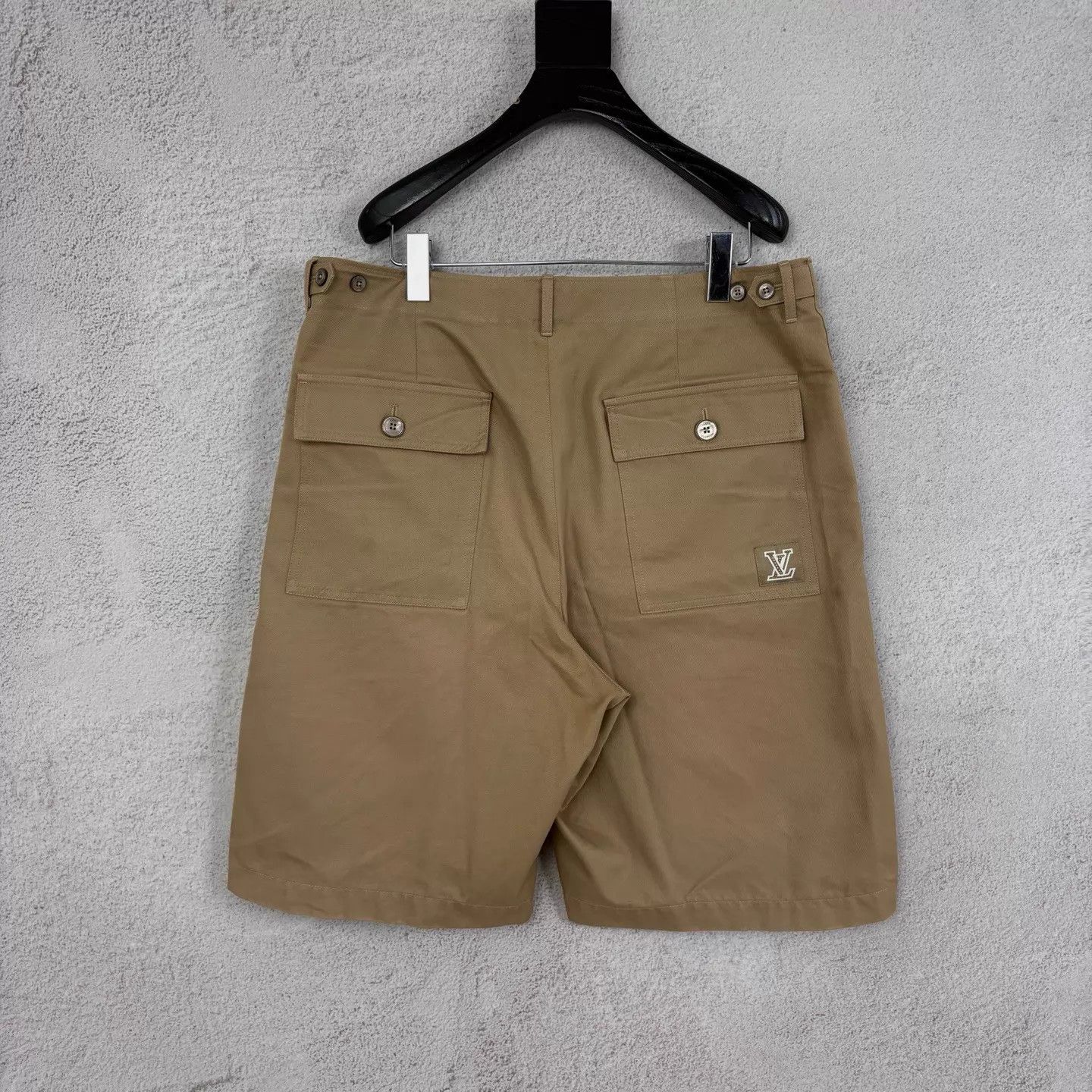 Louis Vuitton LV diamante logo cotton straight-leg men's khaki shorts Size US 38 / EU 54 - 2 Thumbnail
