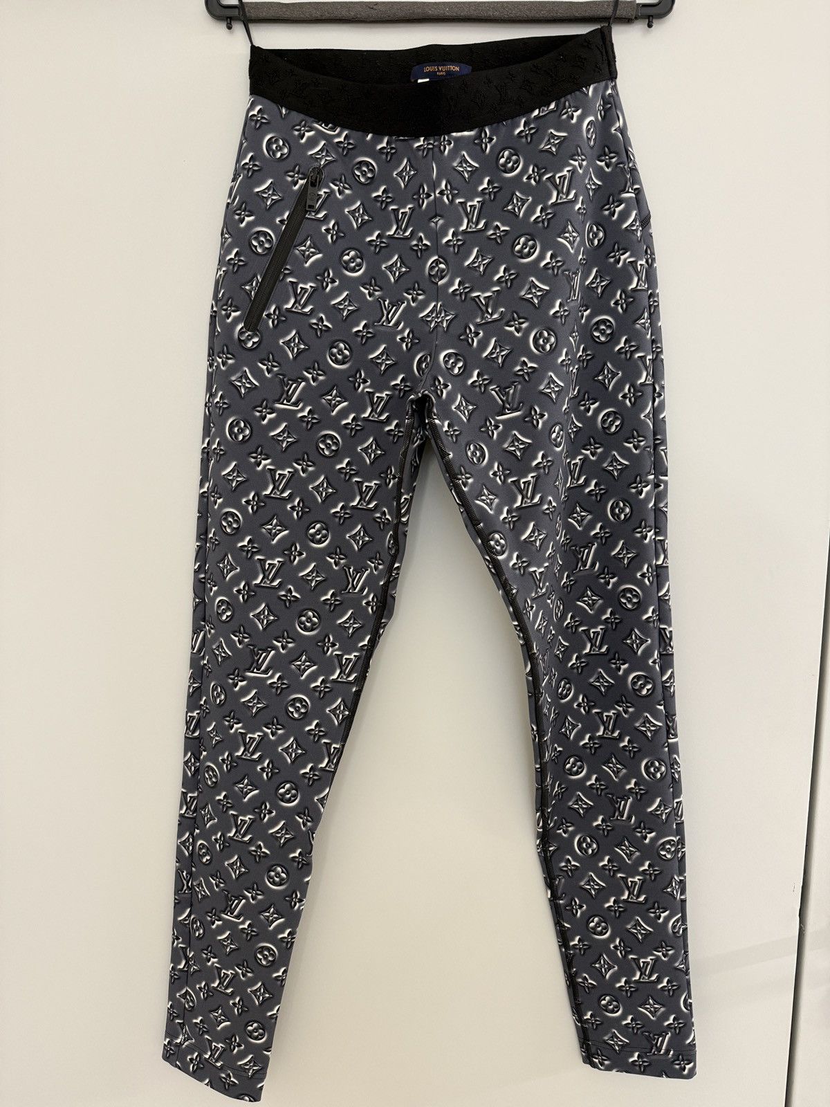 Louis Vuitton Louis Vuitton Monogram Leggings Elastic Polyamide NP1650$ Size 26" / US 2 / IT 38 - 1 Thumbnail