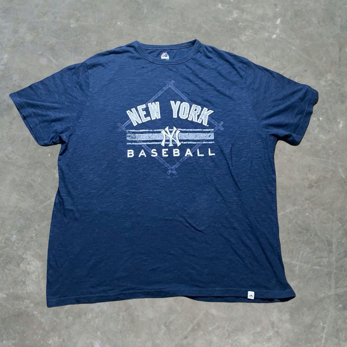 MLB × Majestic × New York Yankees Majestic Athletic New York Yankees Graphic T Shirt Navy Blue Size US XXL / EU 58 / 5 - 2 Thumbnail