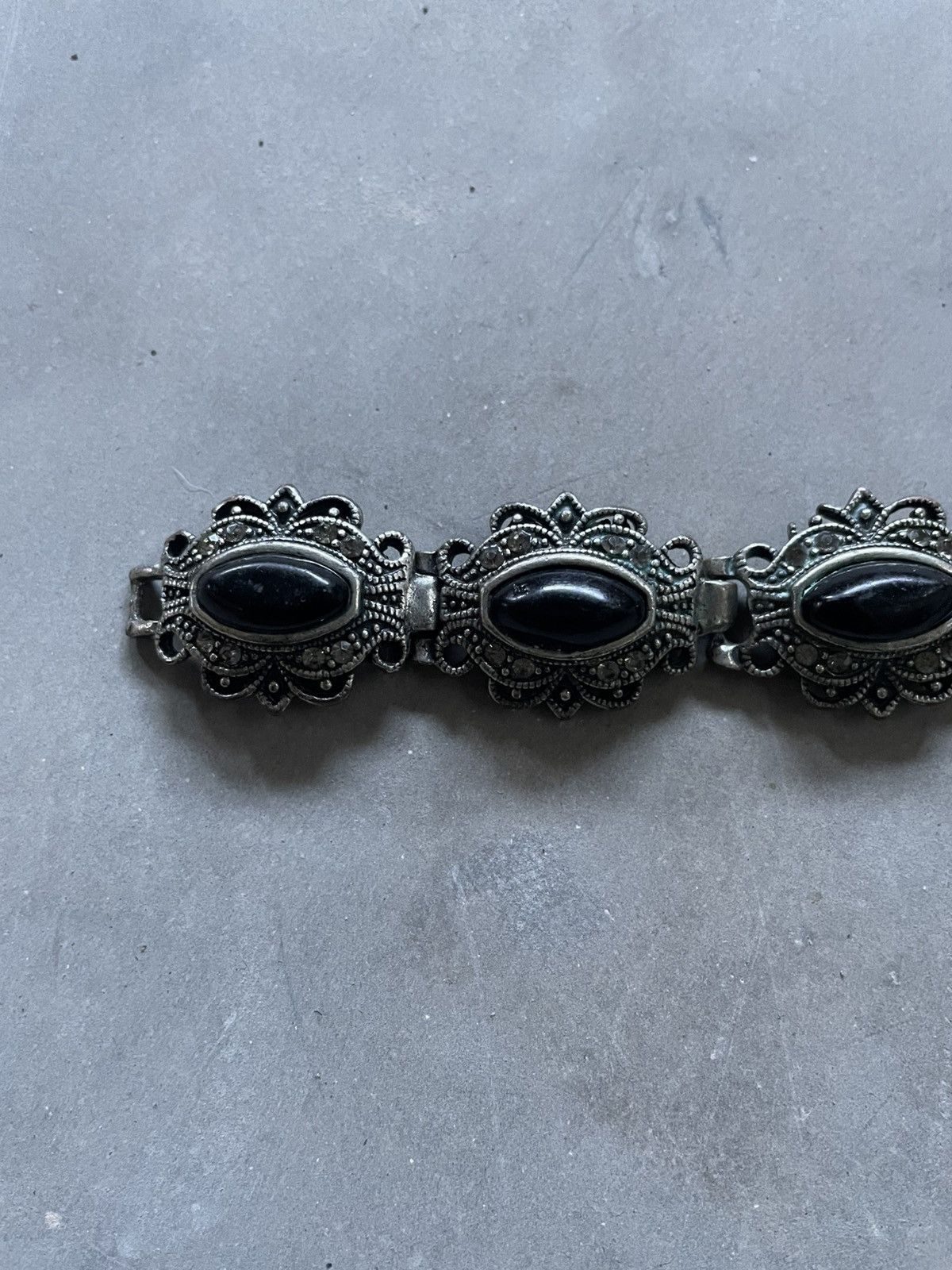 Jewelry Vintage Art Deco Gothic Onyx Style Bracelet Silver Tone Vtg Size ONE SIZE - 3 Thumbnail