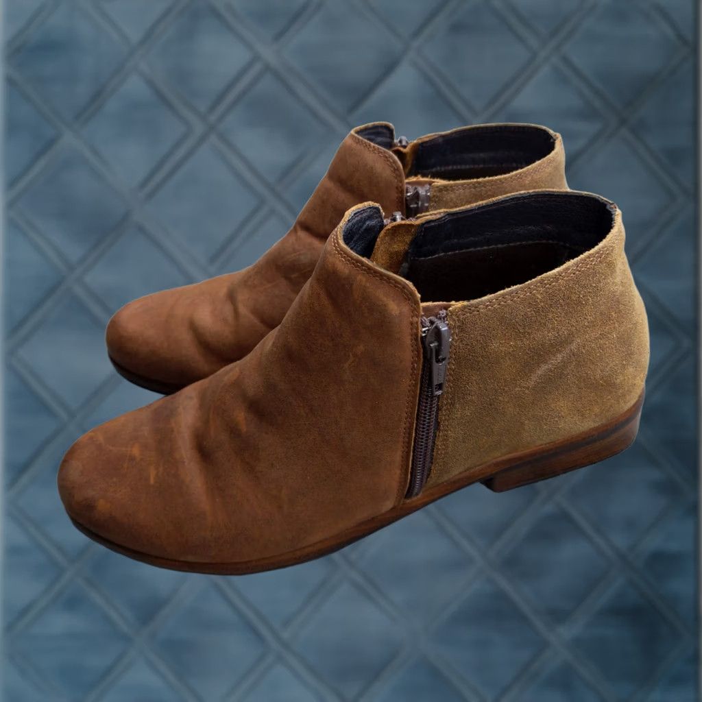 Vintage Naot Boots Womens Size 10 41 Brown Leather Ankle Side Zip Booties Comfort Casual Boots Womens Mens? Size US 10 / IT 40 - 1 Thumbnail