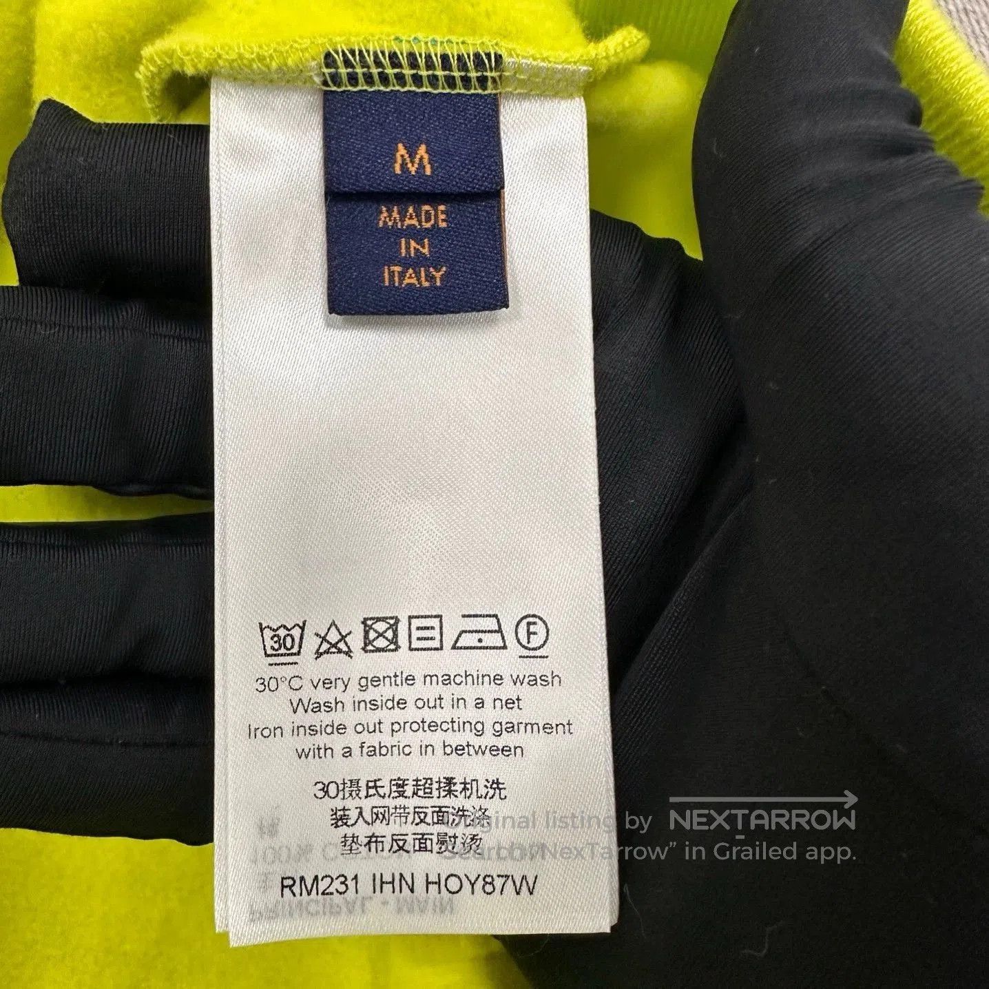 Louis Vuitton louis vuitton yellow logo sweatshirt size medium. Size US M / EU 48-50 / 2 - 4 Thumbnail