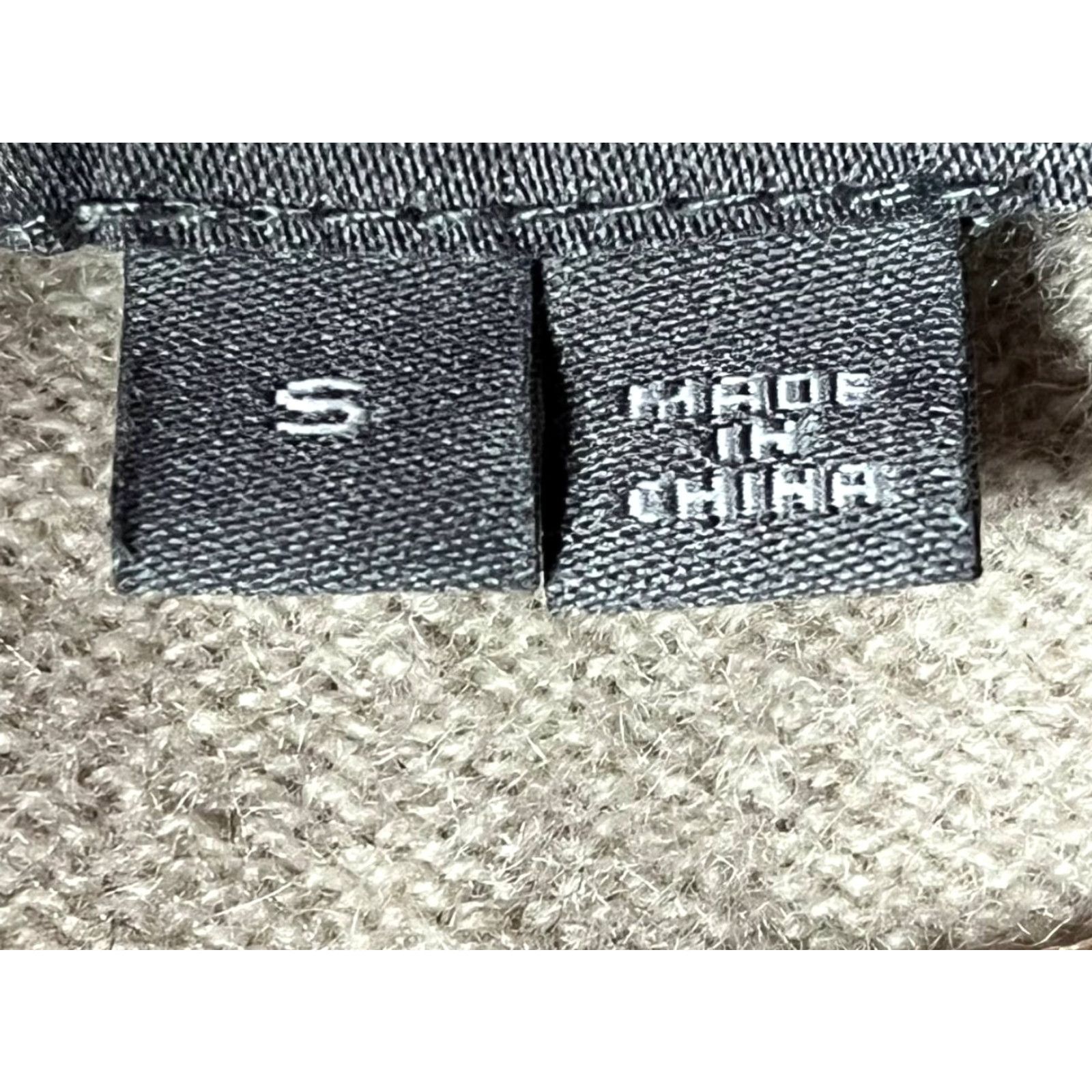 Vintage 360 Cashmere Women’s Sweater Dress S Gray 100% Cashmere 3/4 Sleeve Pullover V-Neck A-Line Midi Dress Women Slimming Knit Fashion Size S / US 4 / IT 40 - 7 Thumbnail