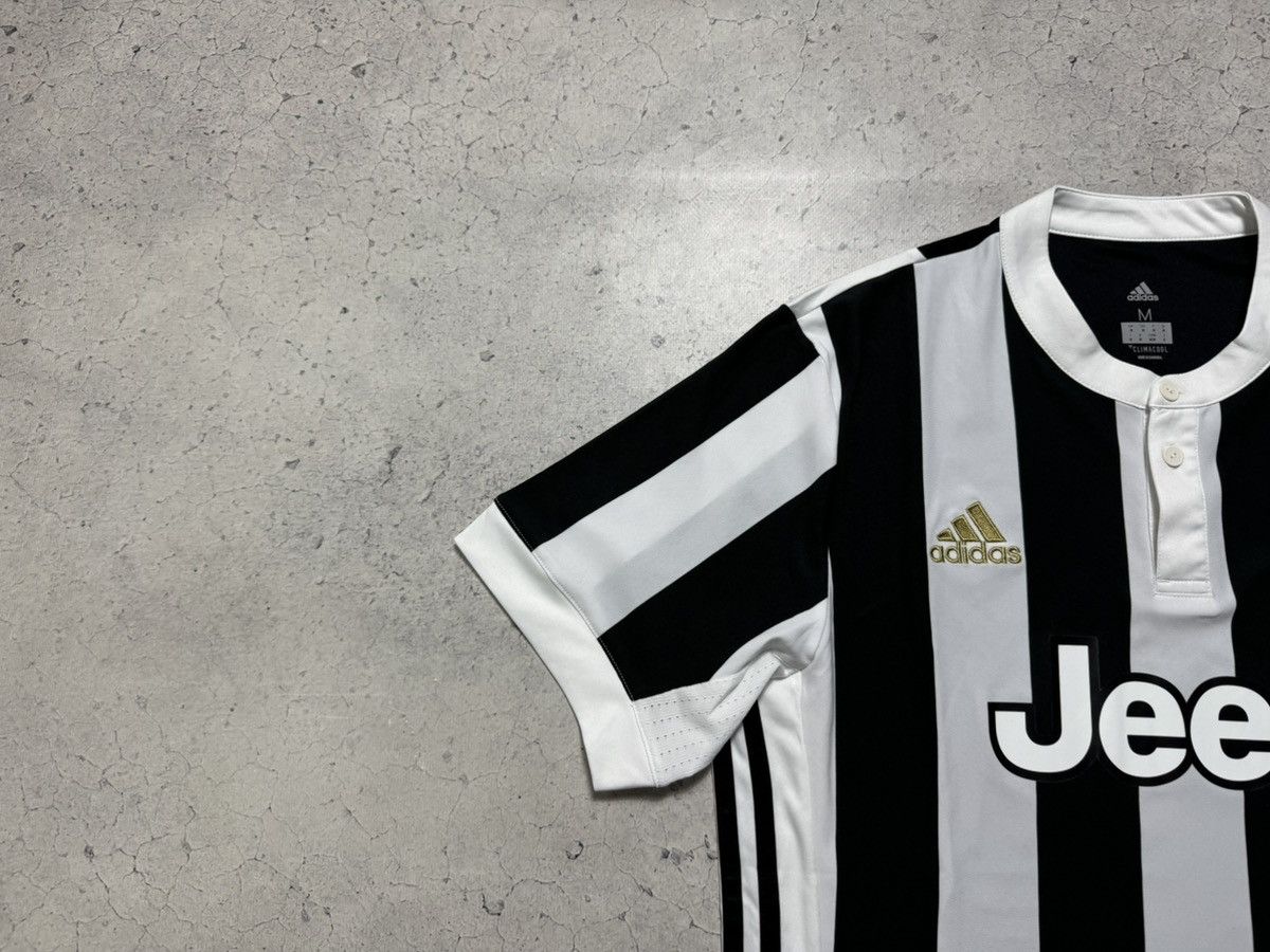 Adidas Adidas FC Juventus 2017/2018 Vintage Soccer Jersey Size US M / EU 48-50 / 2 - 3 Thumbnail