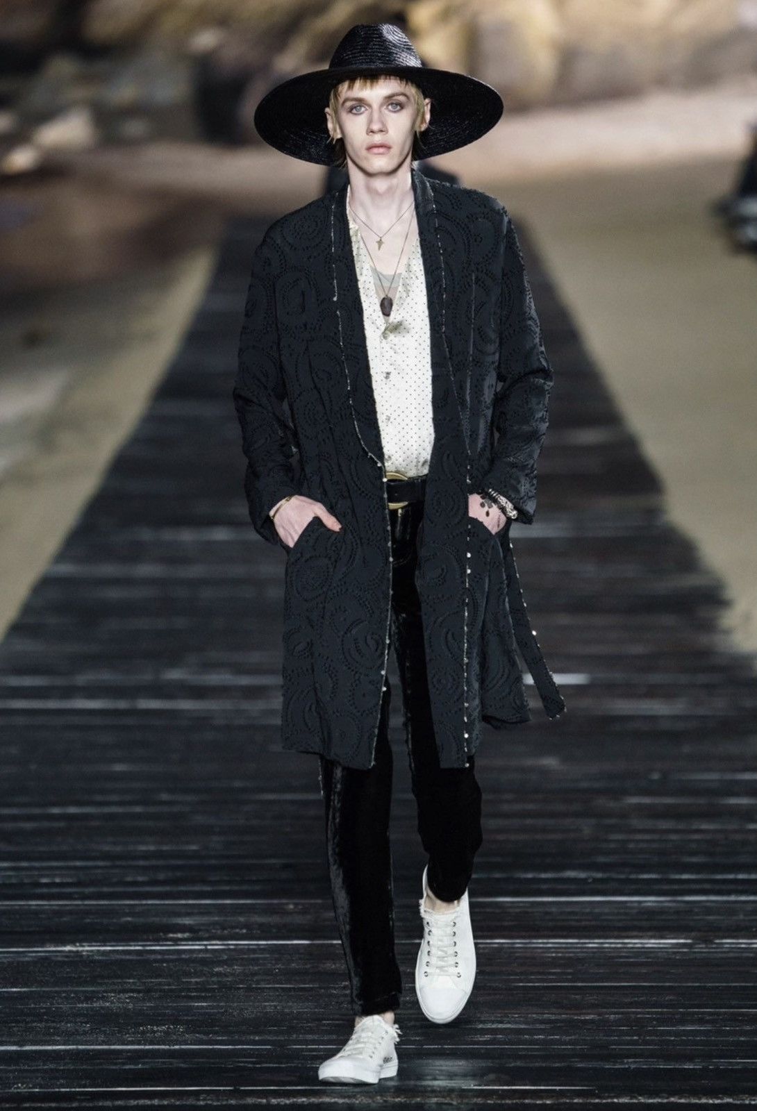 Saint Laurent Paris Saint Laurent 20SS Runway Off-White Silk Full-Studded Shirt Size US XL / EU 56 / 4 - 8 Thumbnail