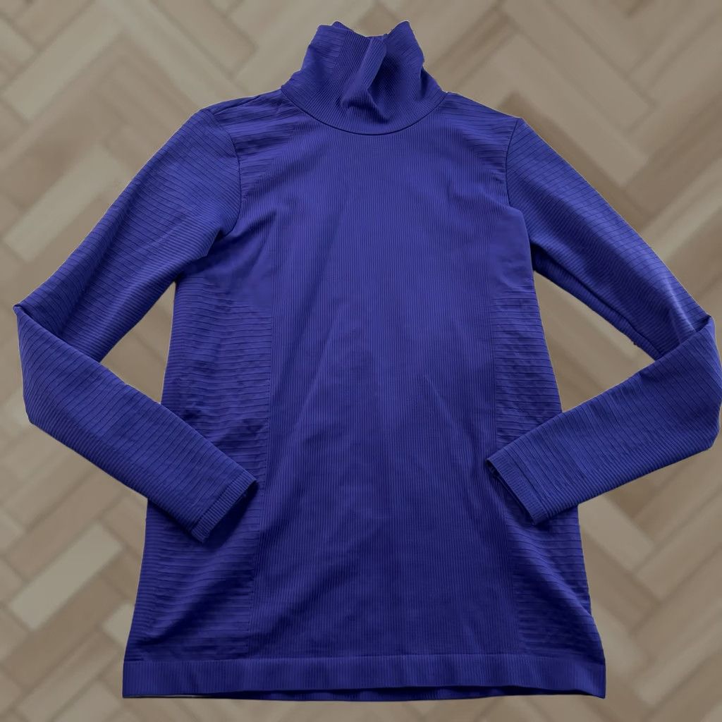 Athleta Athleta Flurry Blizzard Rib Turtleneck Noble Blue Purple Seamless Women's Med T-Shirt Activewear Size ONE SIZE - 1 Thumbnail